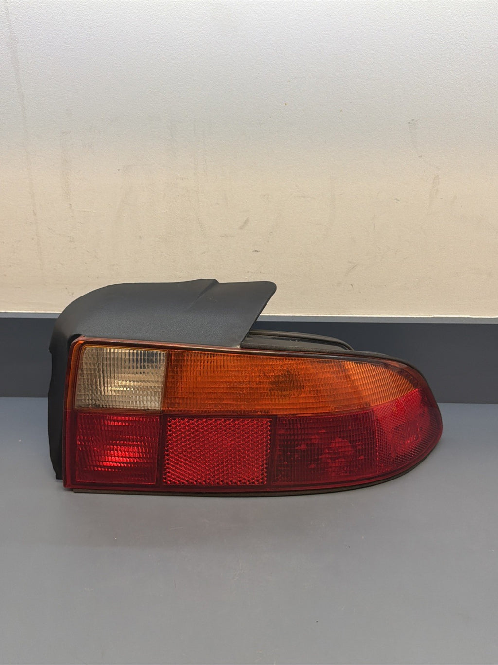 96-99 BMW Z3 E36/7 REAR RIGHT PASSENGER SIDE TAIL LIGHT LAMP OEM 8389862