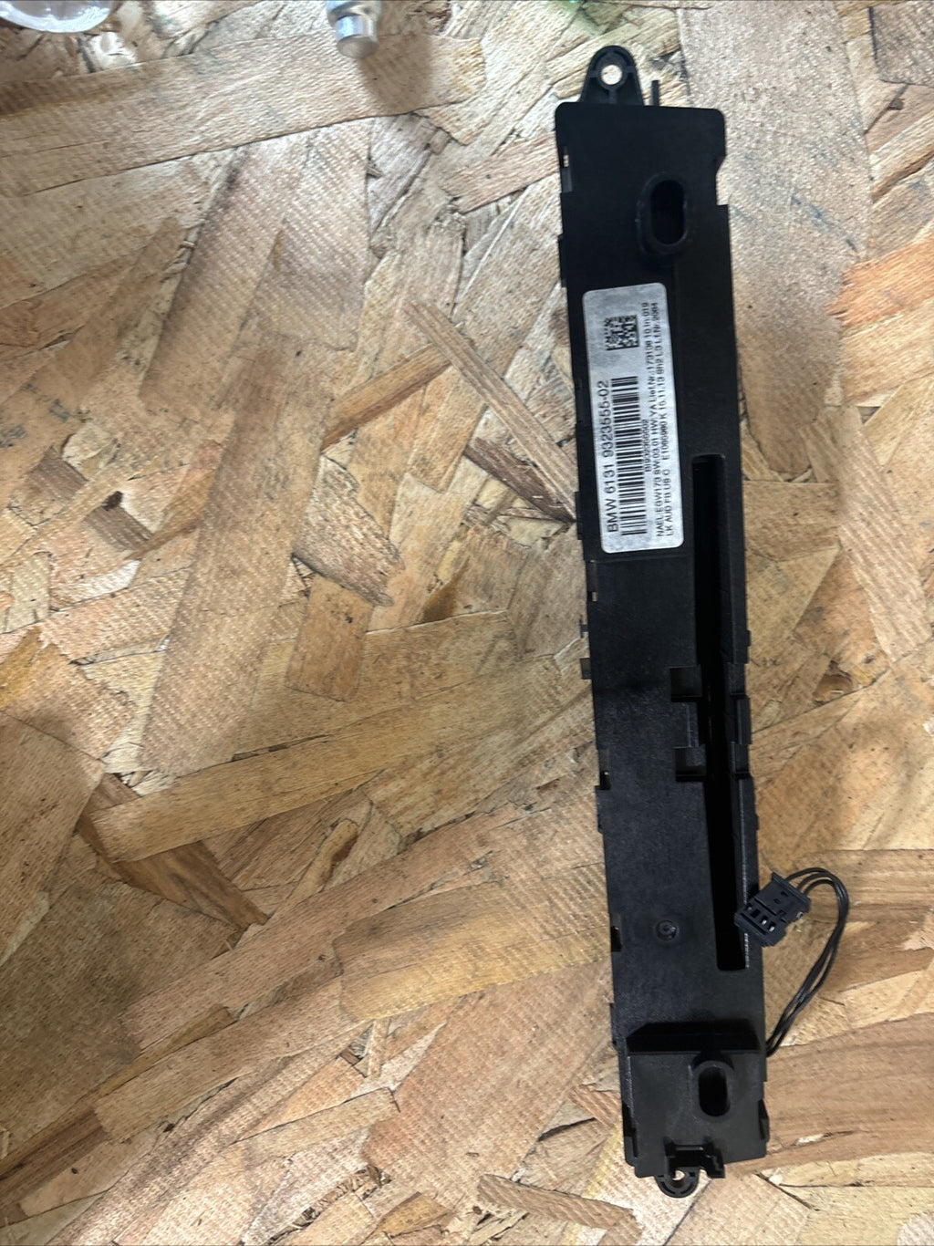 12 13 14 15 16 BMW 320 SERIES Radio CONTROL 9323555