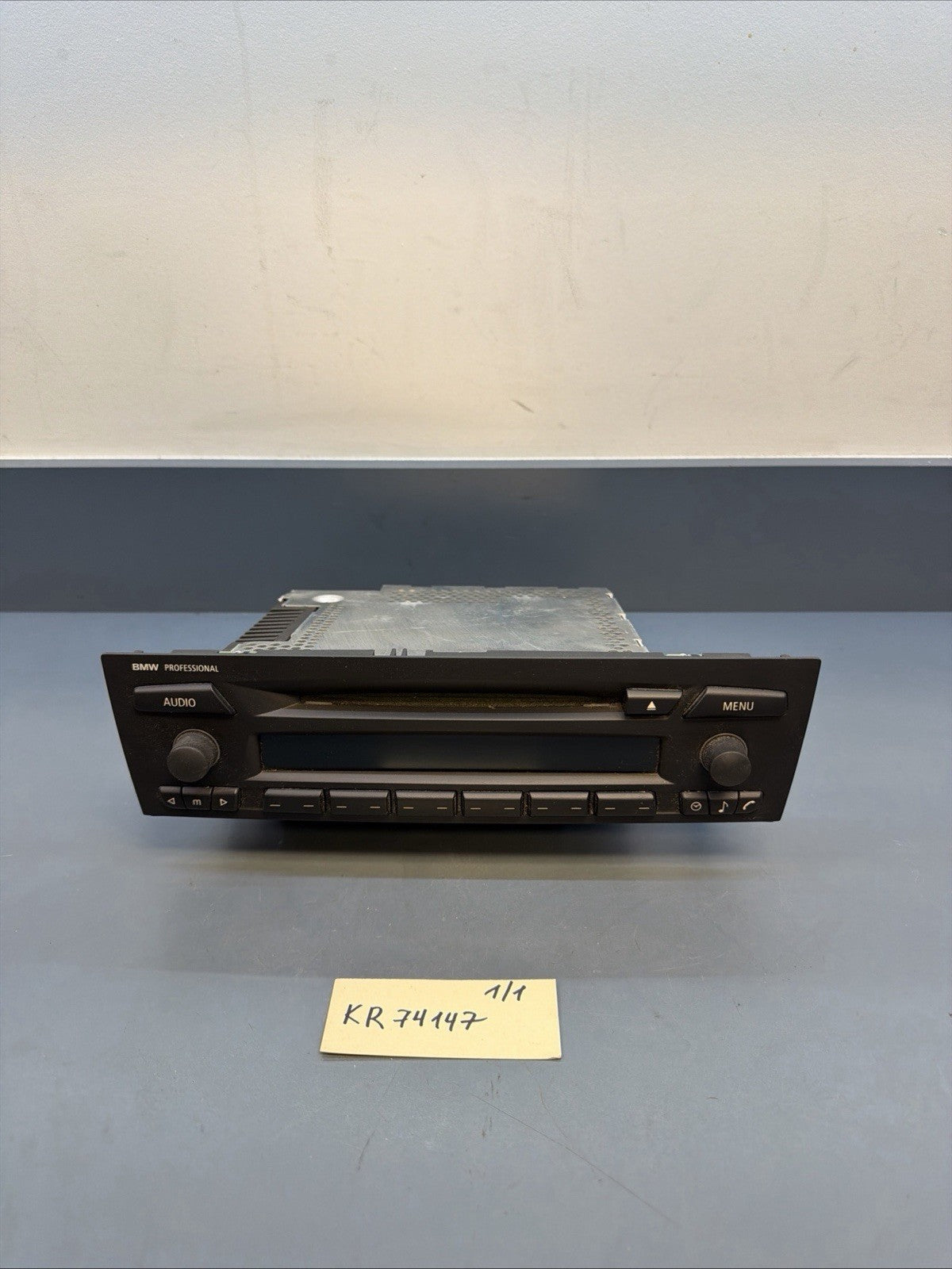 BMW E88 E82 E90 E92 E93 E84 1/3 Series Professional Radio Stereo CD OEM 6971703
