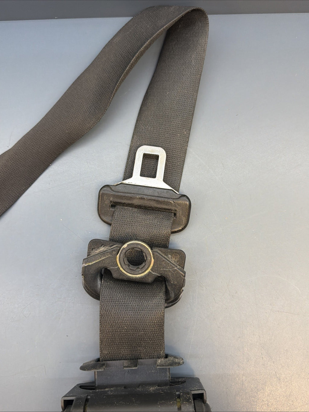 OEM FRONT LEFT SAFETY Seat Belt Retraction FOR 1998-2004 BMW 540i 566172701