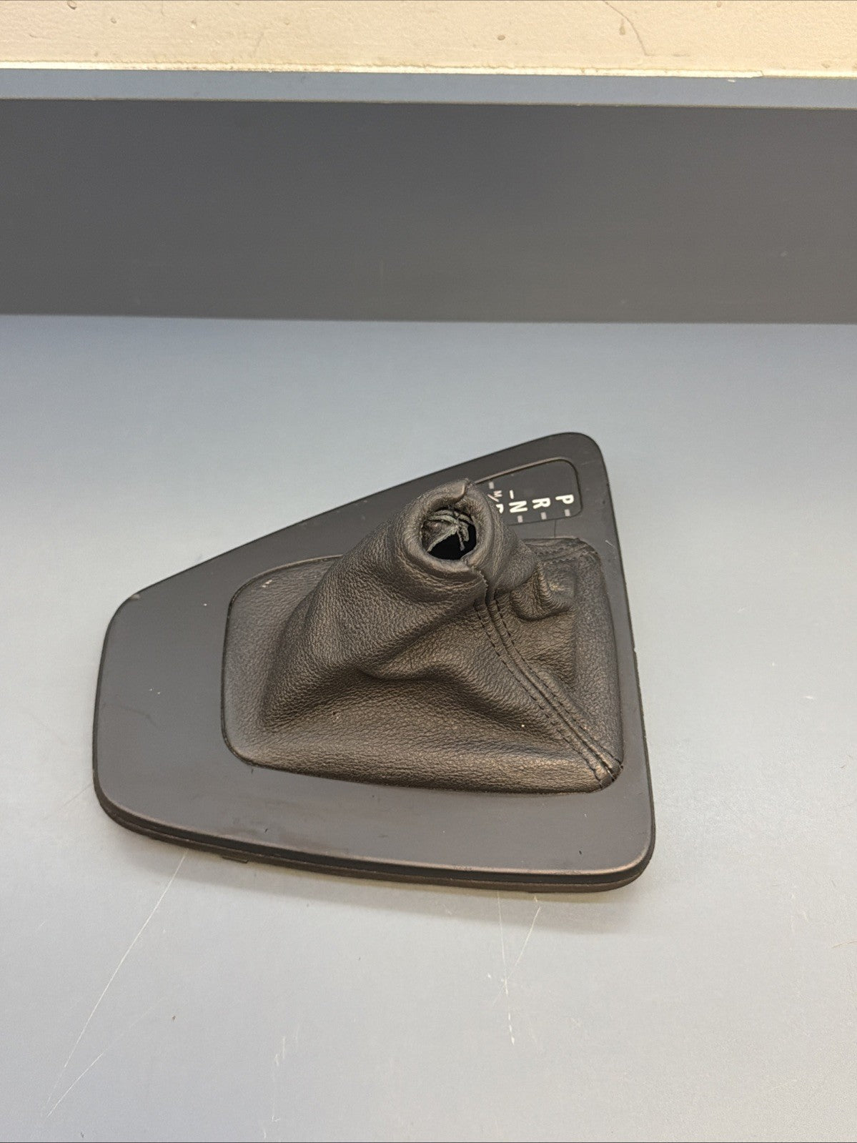 2007-2013 BMW E90 E92 E93 328i Automatic Gear Shifter Trim Bezel 7155643 Oem