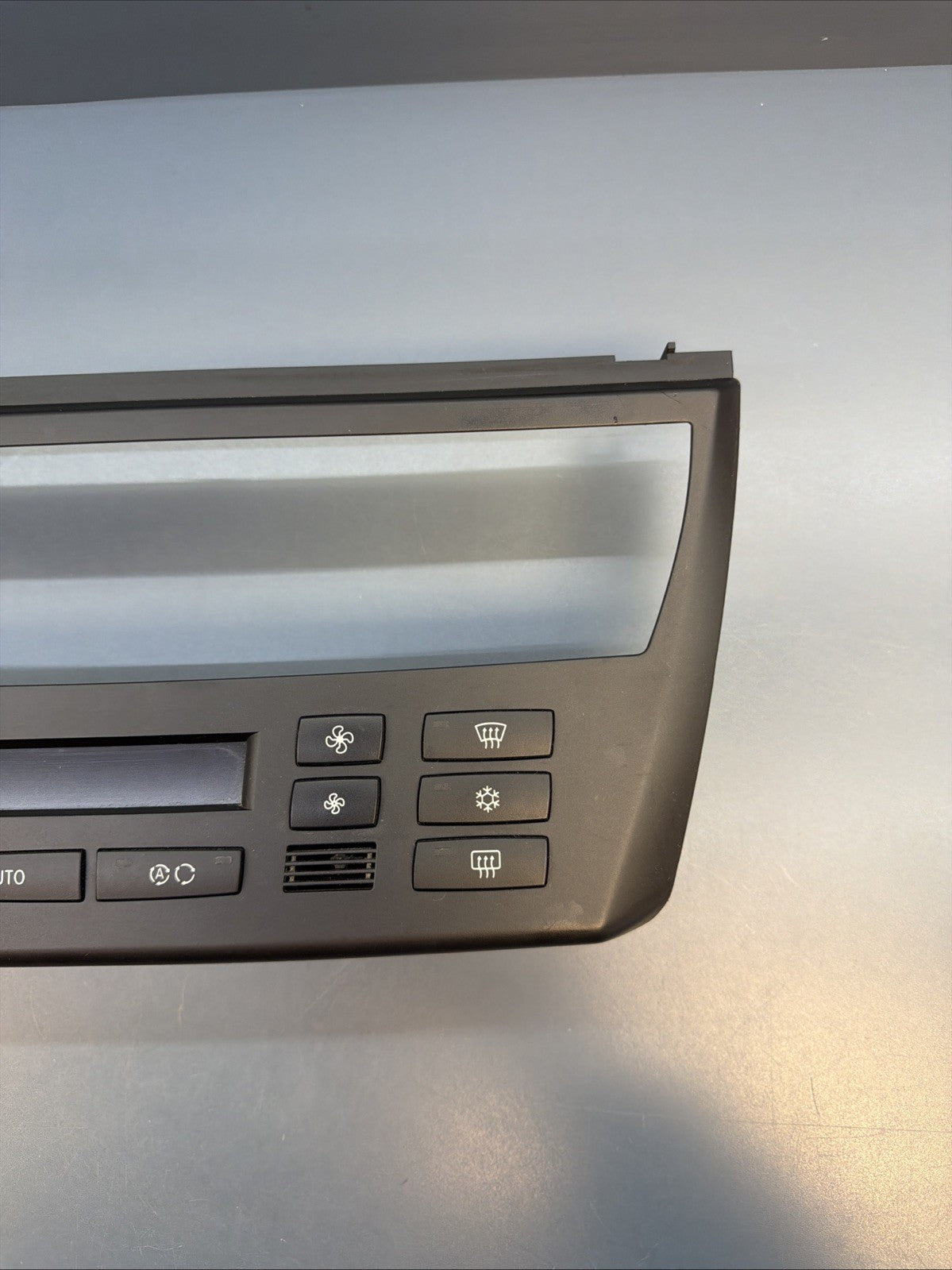 2004-10 BMW X3 E83 64113443981 Climate Control Trim Bezel Black OEM 3443981