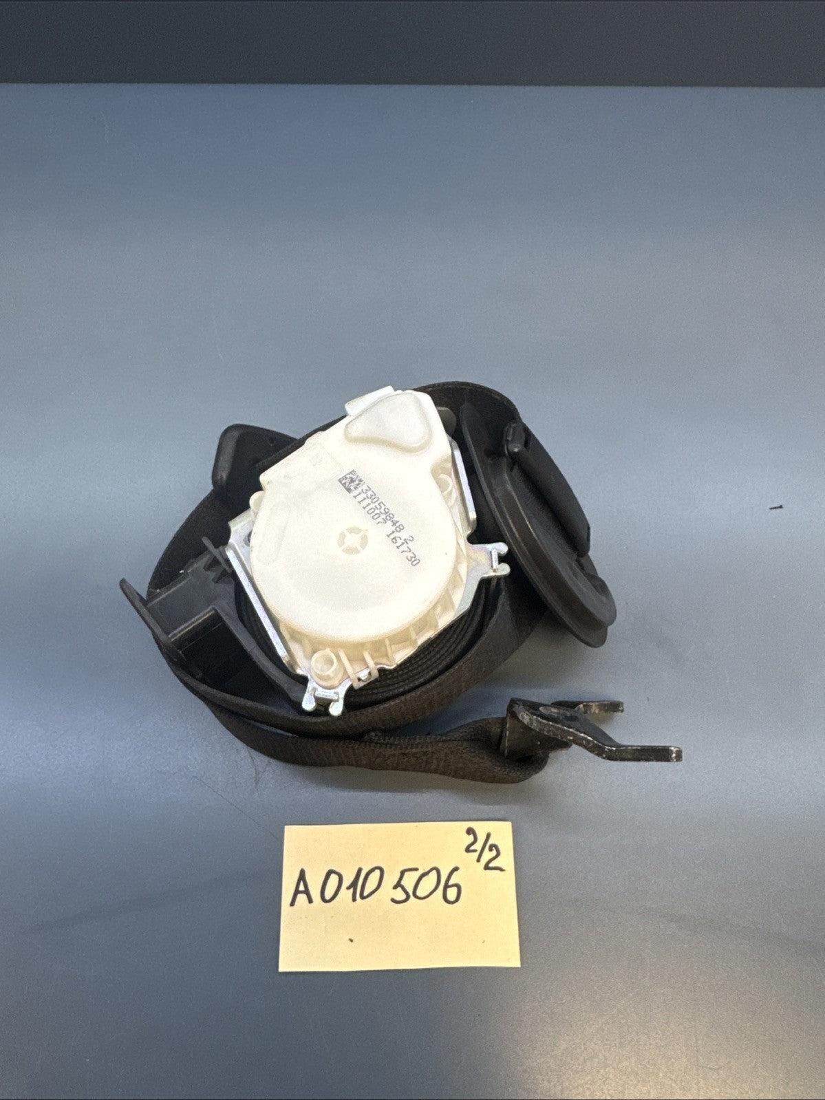 06-11 BMW E90 335i Front Right Passenger Side Seat Belt Retractor 6978732 OEM