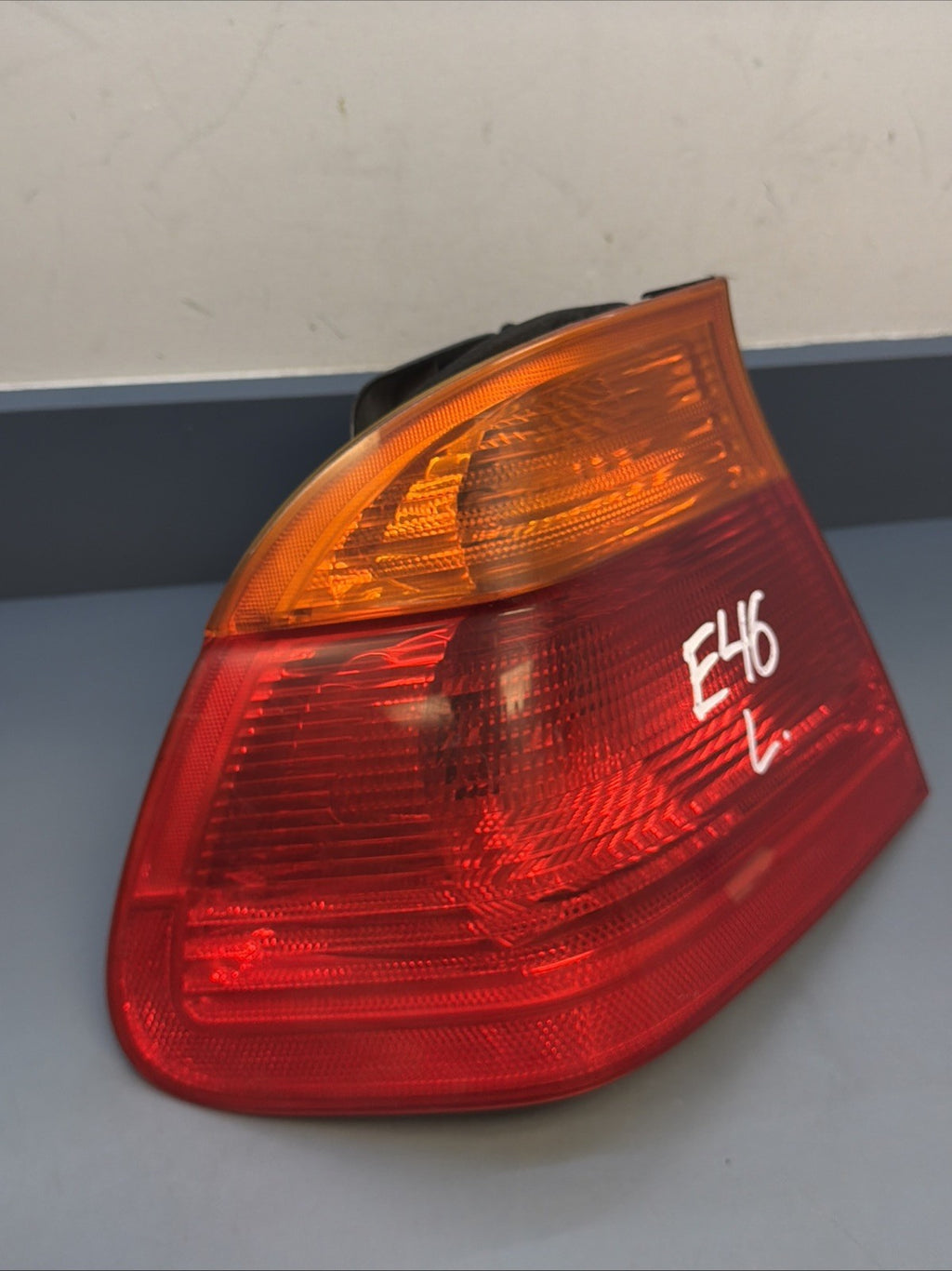 99-01 Bmw 325i 330i E46 TailLight Left Driver Side 8364921 OEM