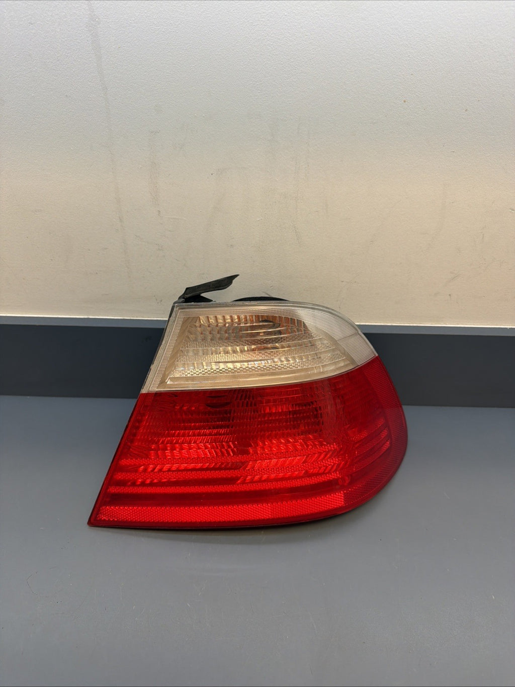 BMW 00-03 E46 325 330 Coupe Right PASSANGER Outer Tail Light 63218383826 8383826