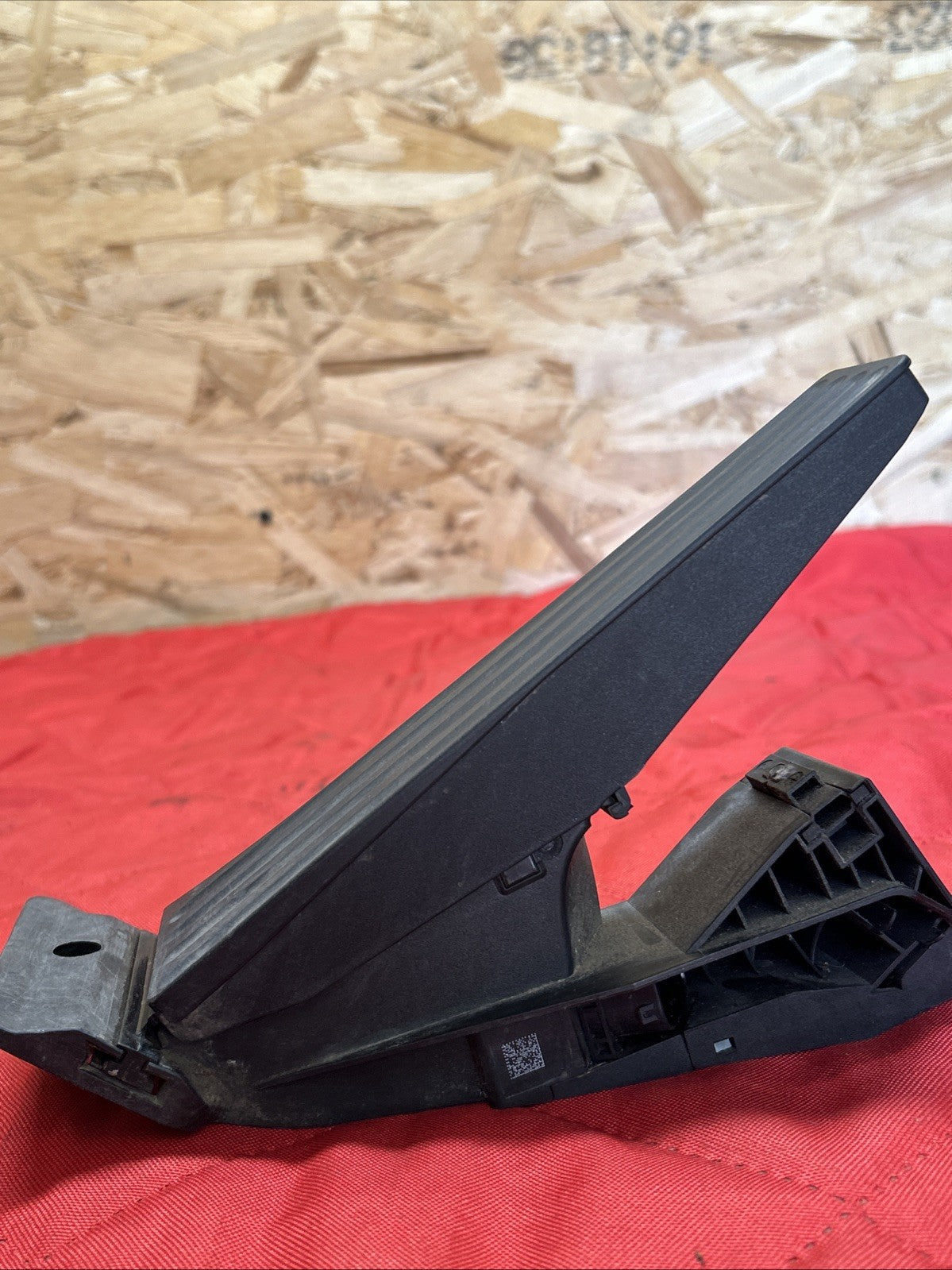 BMW E60 E70 E88 E90 E92 F10 F30 ACCELERATOR GAS PEDAL SENSOR OEM 6788632
