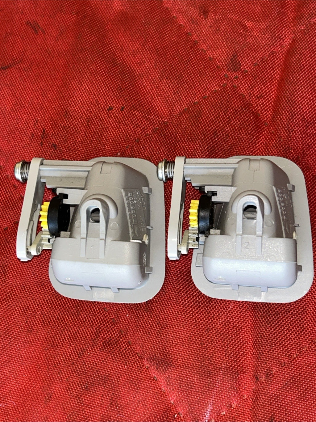 07-13 BMW E92 COUPE 328I LEFT OR RIGHT ROOF HANGER HOOK GREY OEM 7008000