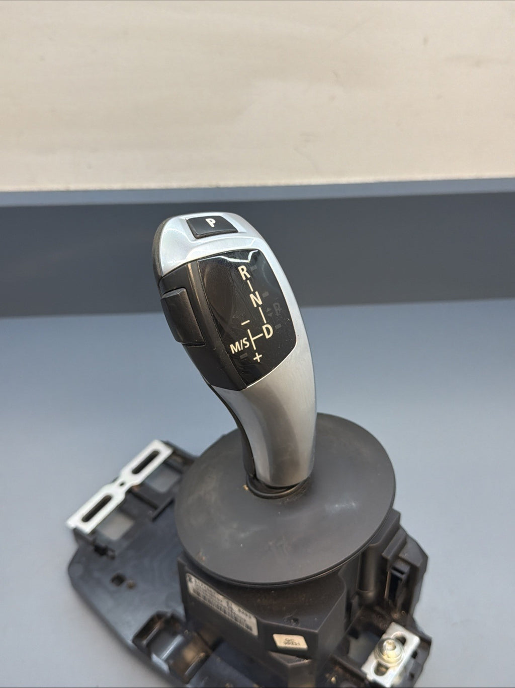 2008-2010 BMW 528i 535i 550i Automatic Shifter Floor Shift Selector OEM 9174981