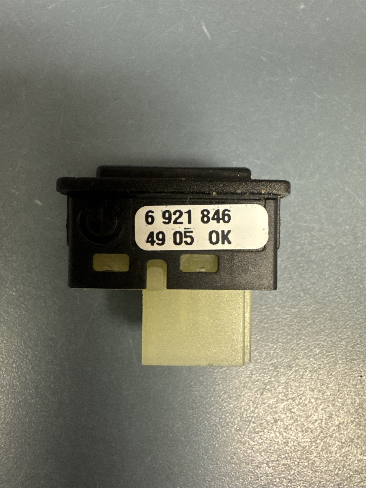 2004-2013 BMW 3-SERIES 5-SERIES Trunk Release Unlock Switch Button 6921846OEM