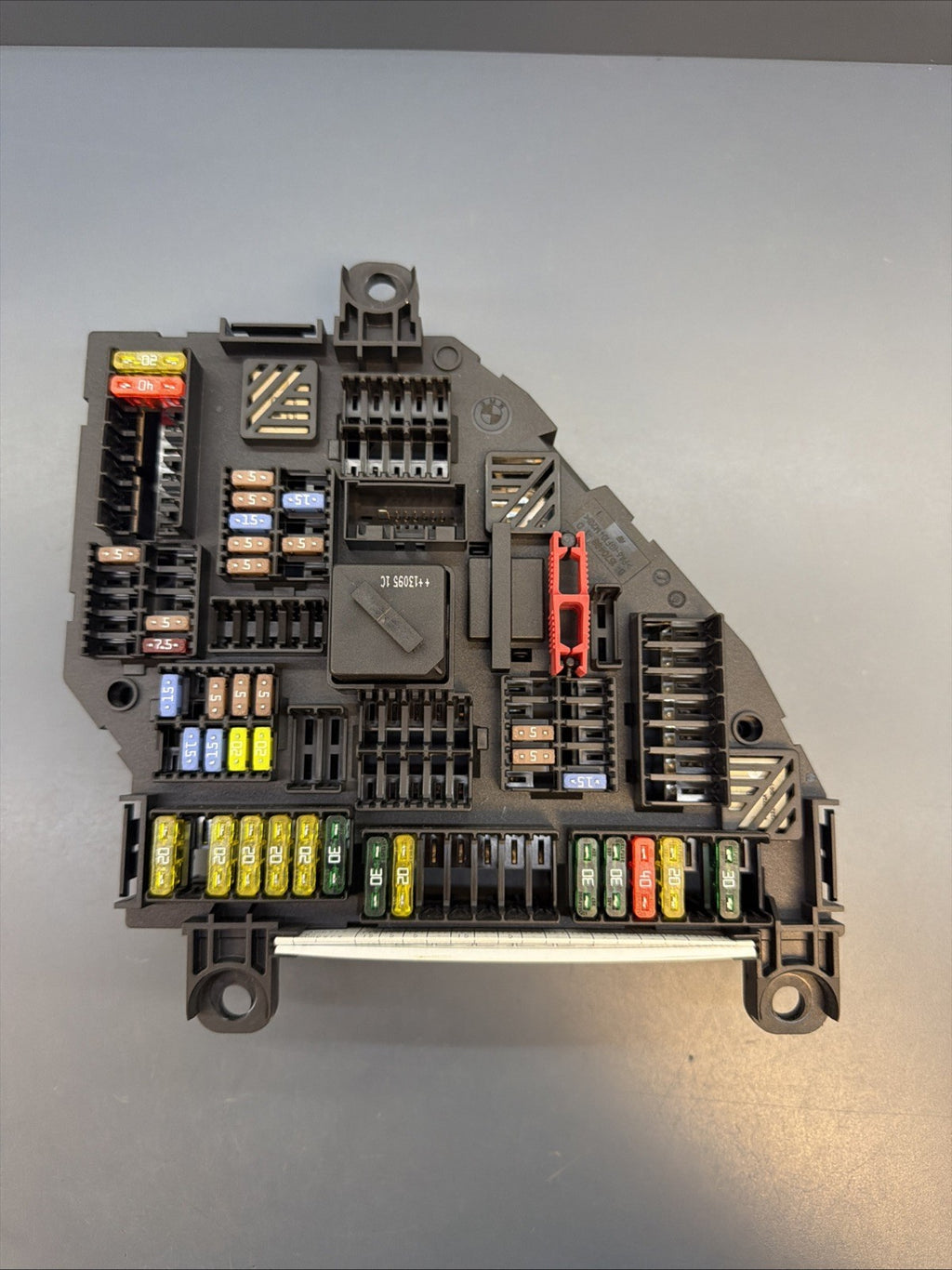 2011-2017 BMW F25 X3 REAR TRUNK POWER JUNCTION FUSE RELAY BOX MODULE OEM 9259581