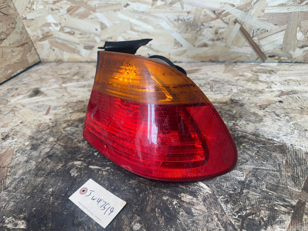 BMW 1997-2002 E46 3 SERIES REAR OUTER TAIL LIGHT SET 2 PC OEM 8383099+8383100