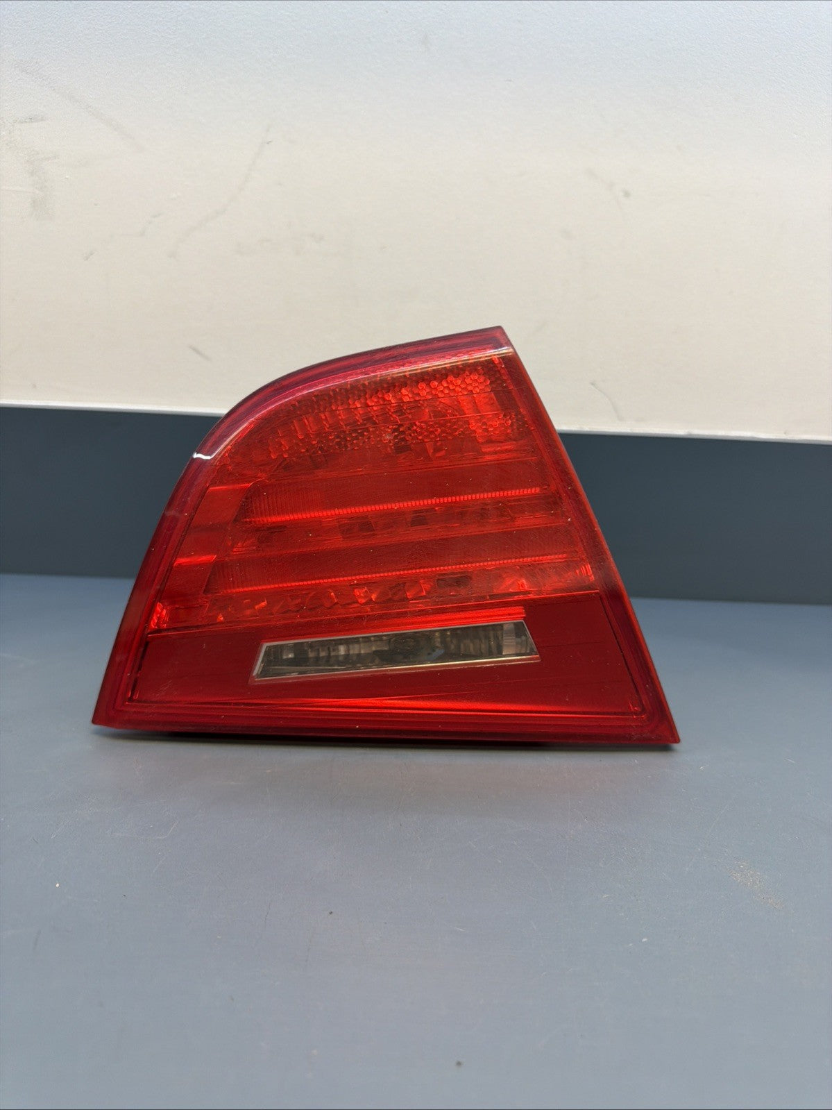 09-11 BMW E90 3 SERIES 328i 335i REAR LEFT DRIVER SIDE INNER TAIL LIGHT 7154155