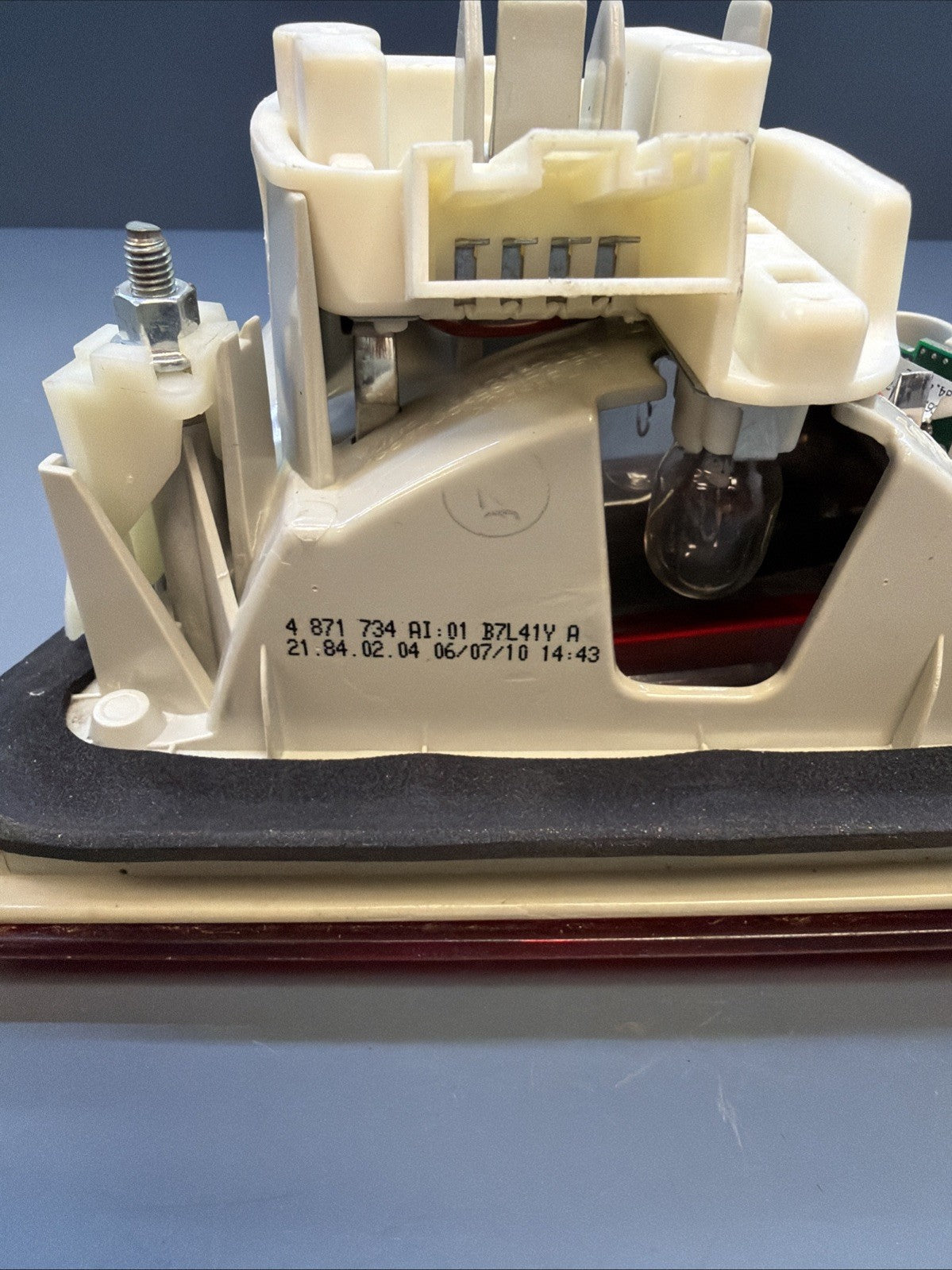 2009-2011 BMW E90 LCI 328I 3-SERIES RIGHT REAR INNER TAIL LIGHT OEM 4871734