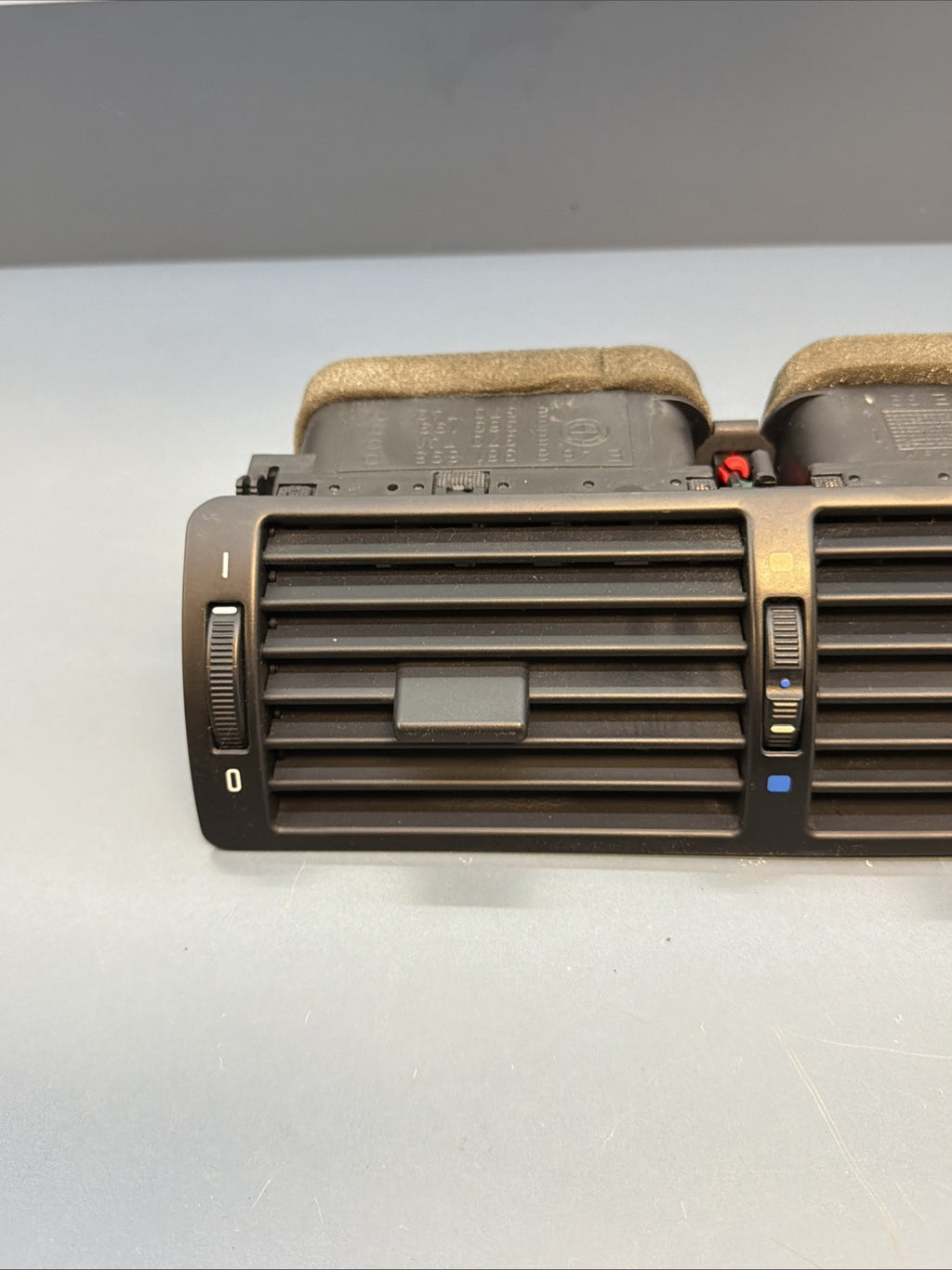 97-03 BMW E39 525 530 540 5 series Front Center Air Heater Dash A/C 8391179
