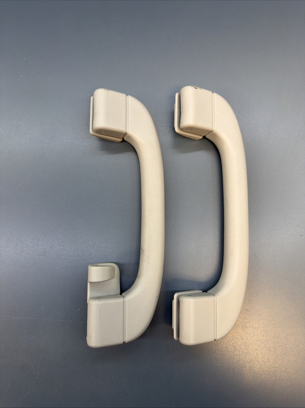 2003 BMW 530i E39 Inside Roof Grab Handle Set Gray OEM 8227593