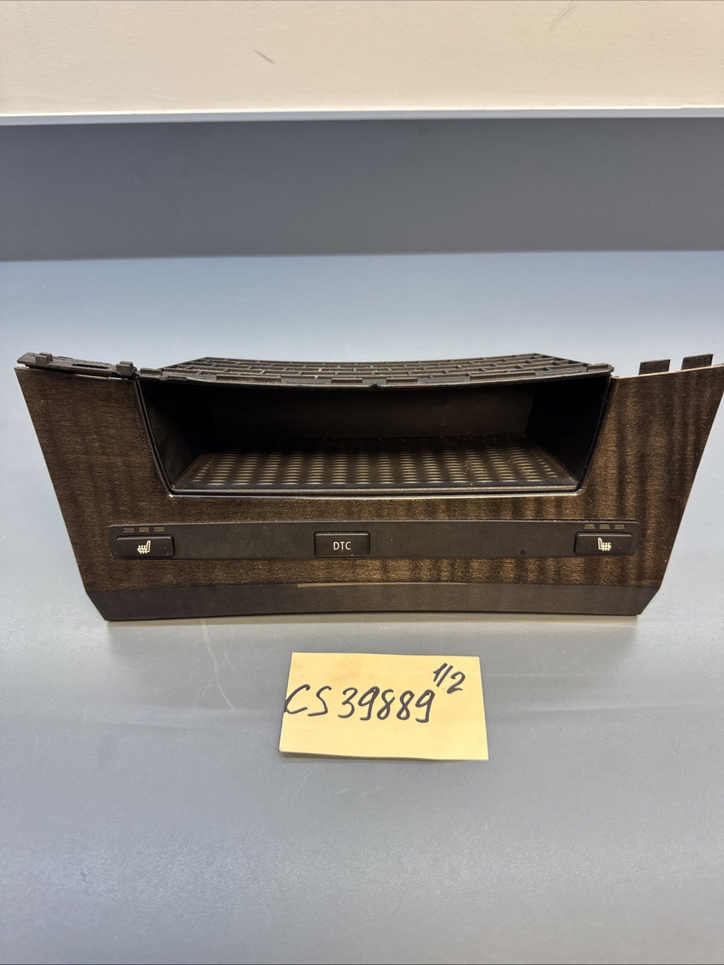 04 05 06 07 08 2004 2005 2006 2007 2008 BMW 530i 525i STORAGE BOX 7051399