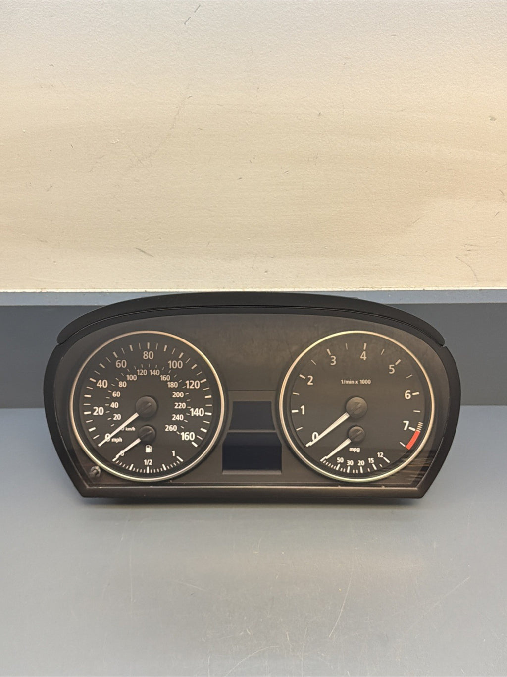 06-13 BMW E90 E91 E92 E93 Speedometer Instrument Cluster Siemens 6983495 132K