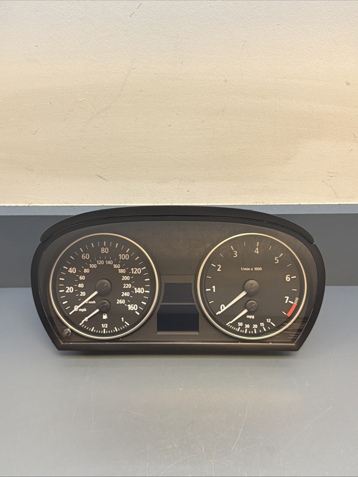06-13 BMW E90 E91 E92 E93 Speedometer Instrument Cluster Siemens 6983495 132K