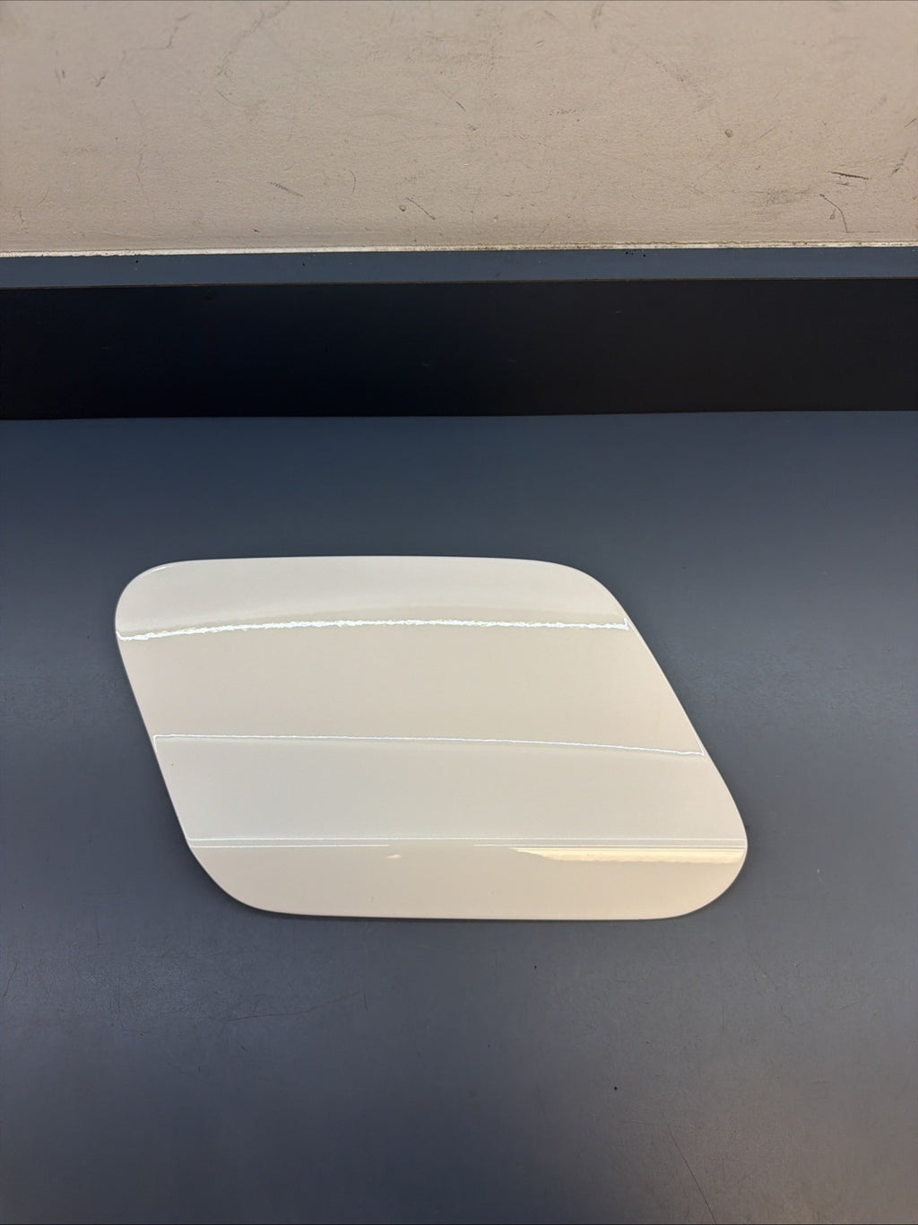2018-2023 BMW F39 X2 Gas Fuel Tank Filler Door Cap Lid Cover White 300 7286001