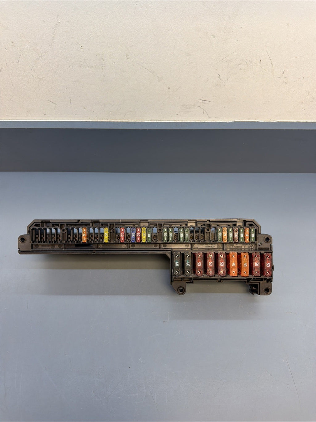 2004 - 2010 BMW E60 525I 530I 545I FRONT POWER DISTRIBUTION FUSE BOX OEM 6932452