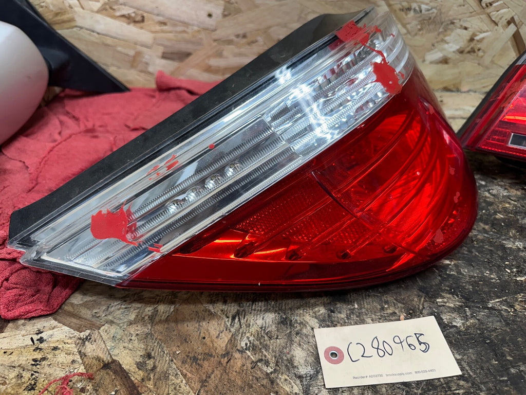 BMW 2008/2010 E60 LCI REAR TAIL LIGHT SET OEM BMW 7180516 AND 7180515
