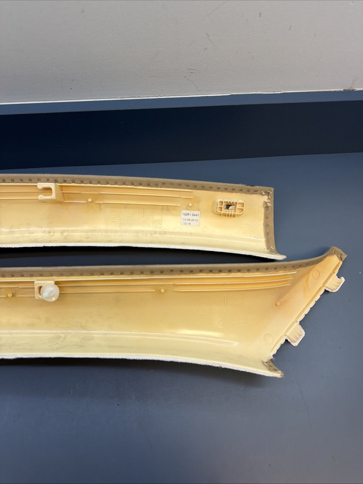 BMW E90 335xi Series 4dr Front Left & Right A Pillar Cloth Trim 7058332 7058331