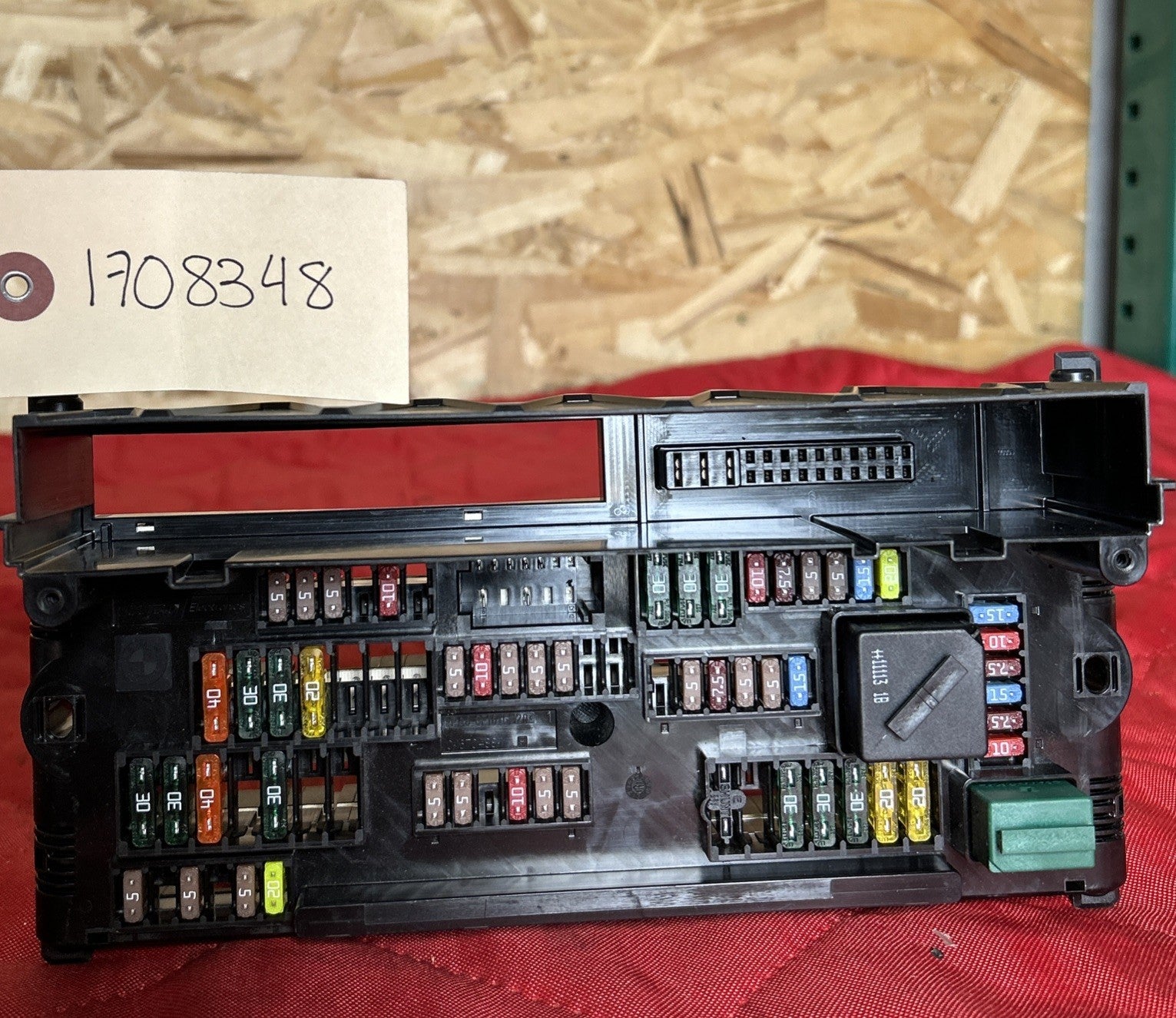 2011-2017 BMW X3 F25 front power distribution fuse relay box 9210863 OEM