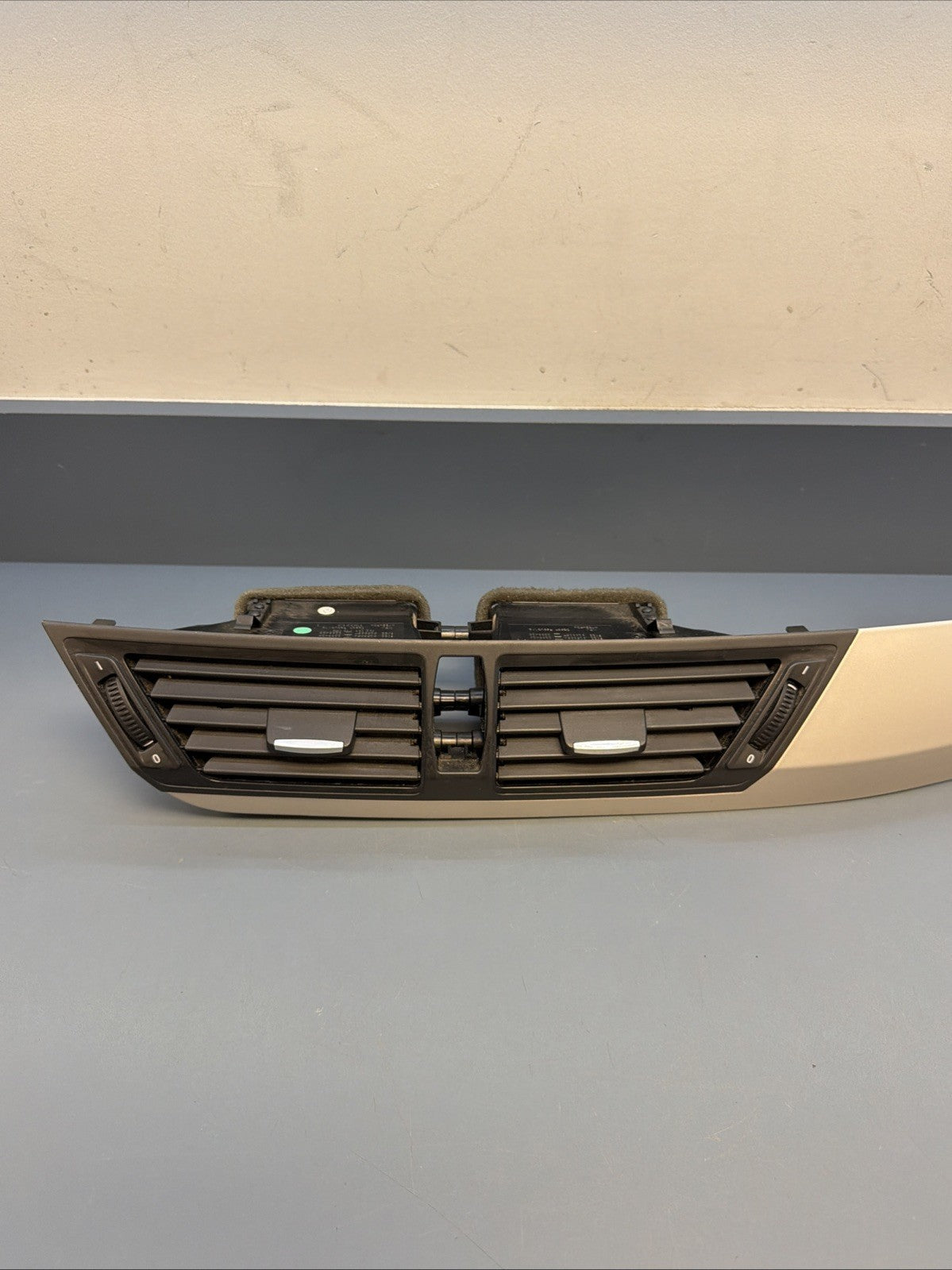 12-15 BMW X1 E84 DASHBOARD PANEL & AC AIR VENT GRILLE TRIM SILVER 9258354