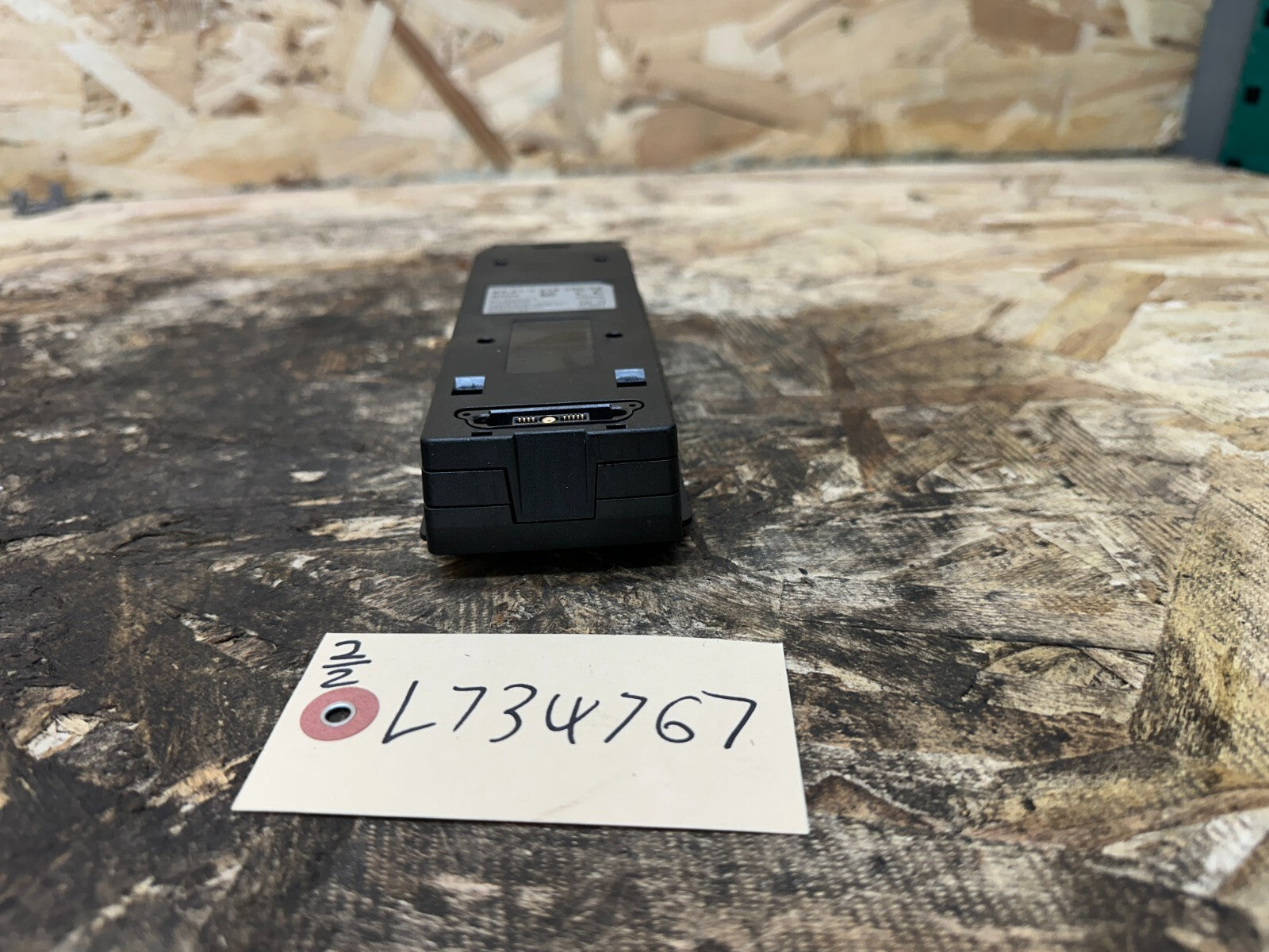 BMW 2011-2013 F25 X3 iPhone 4 CONSOLE DOCK OEM 2218390