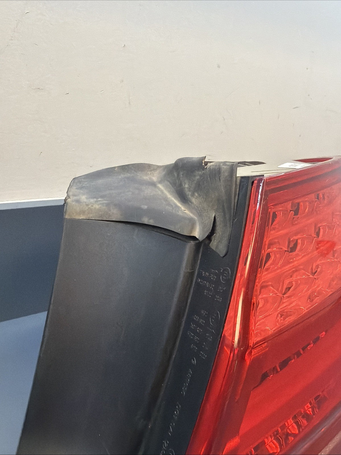11-13 BMW E92 328i 335i Rear Right Outer Taillight Tail Light Lamp OEM 7251960