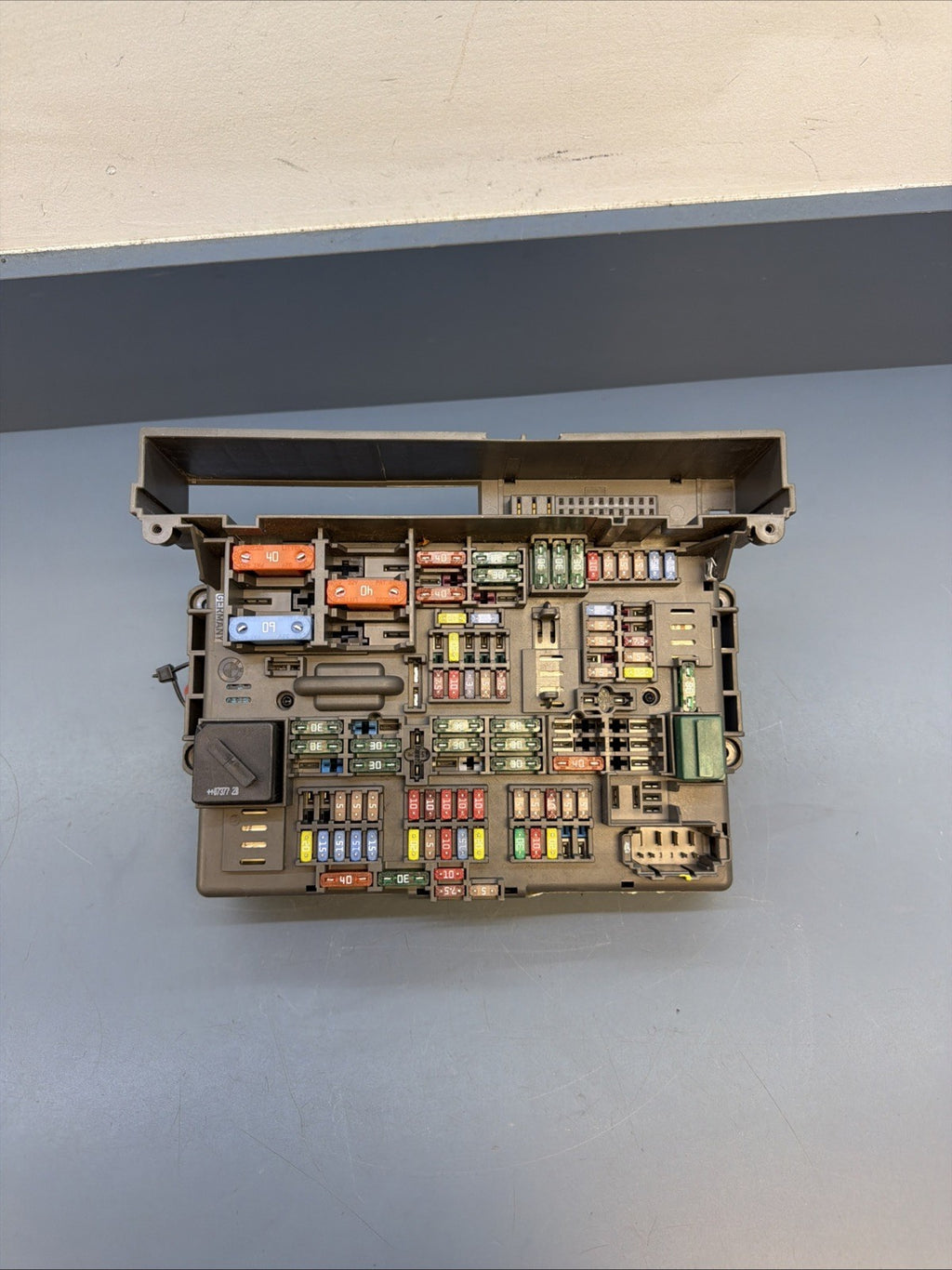 BMW 1 3 X1 Series E90 E91 E84 E87 Fuse Box Front Power Distribution 9119444
