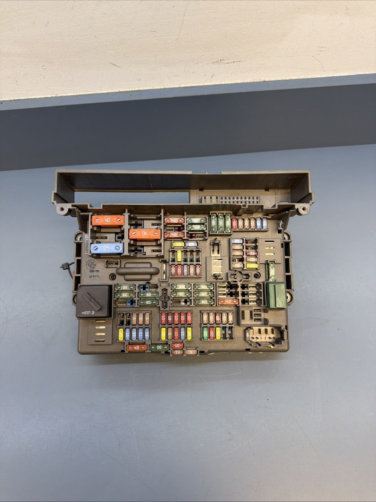 BMW 1 3 X1 Series E90 E91 E84 E87 Fuse Box Front Power Distribution 9119444