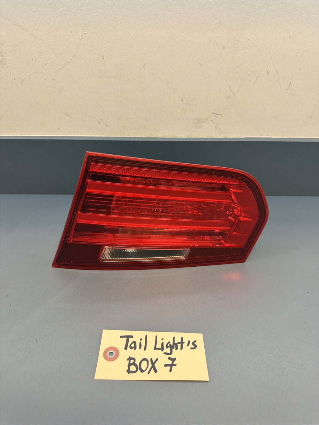 12-15 BMW 328i F30 F31 REAR RIGHT PASSENGER TRUNK TAILGATE LIGHT OEM 7371112