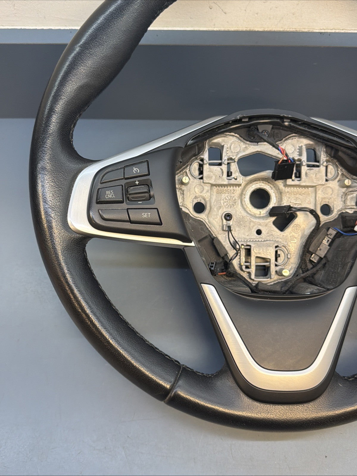 16-2022 BMW X1 F48 X2 F39 SPORT STEERING WHEEL W/ SWITCHES BLACK LEATHER 3082512