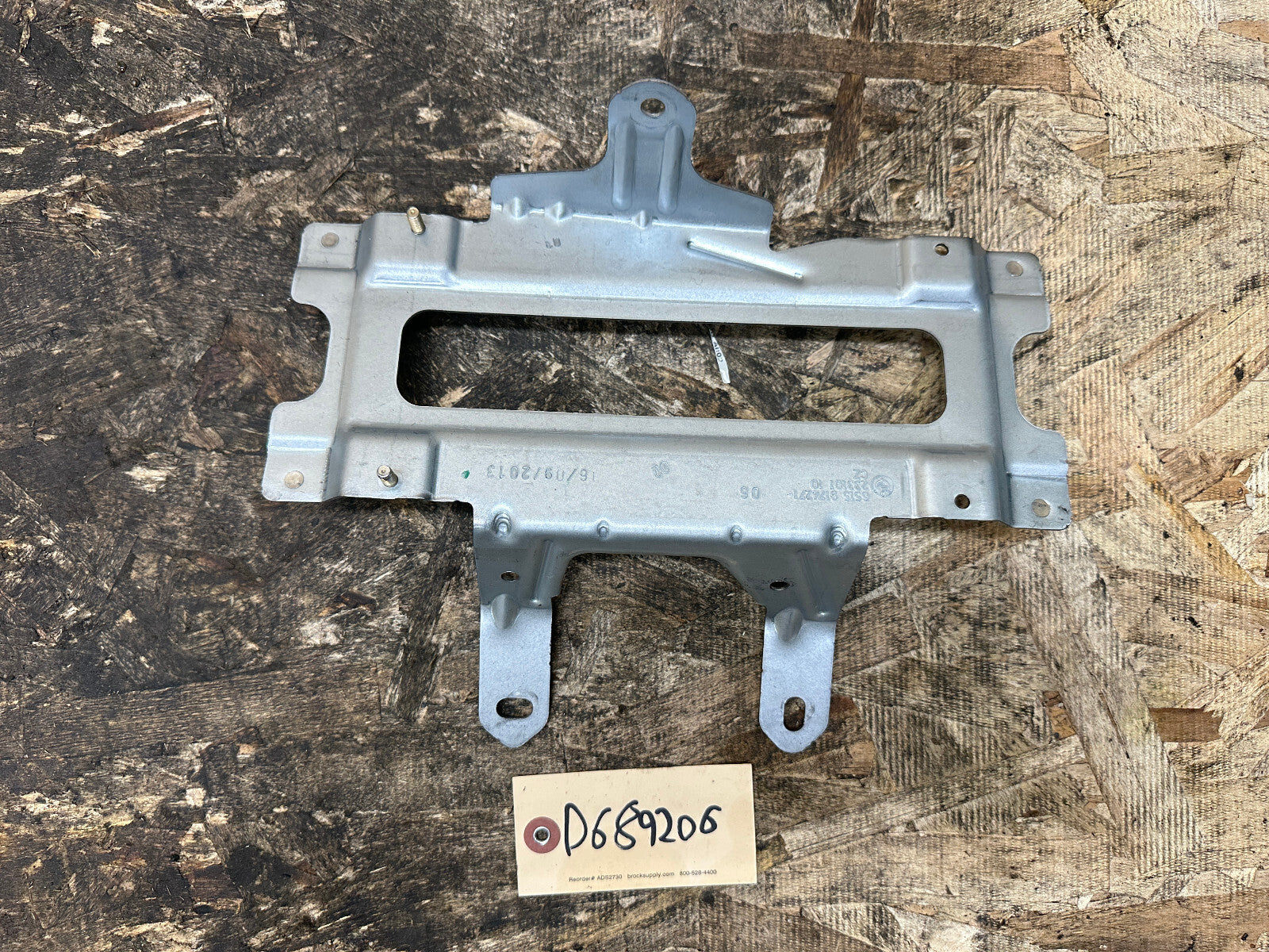 BMW 10-16 F10 5 SERIES MOUNTING BRACKET FOR TELEMATICS COM MODULE OEM 9174271