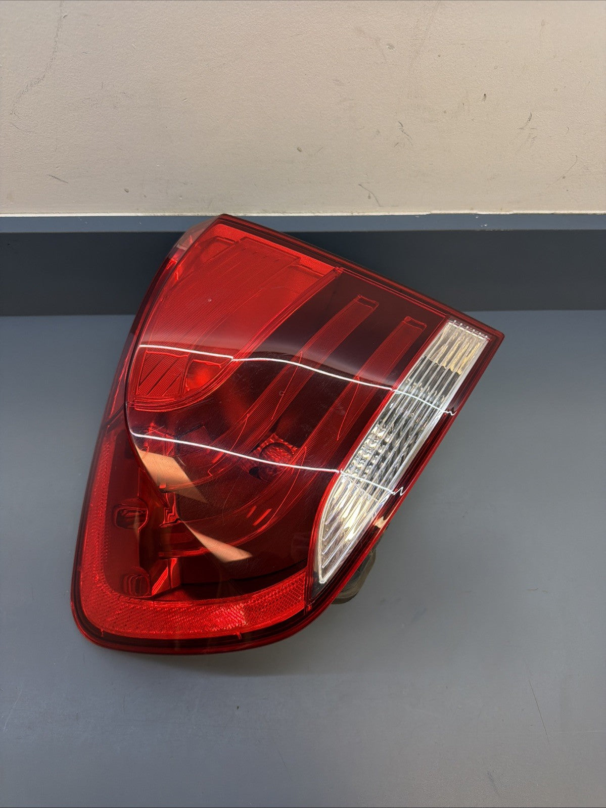 OEM 2012-2015 BMW X1 LH REAR LEFT DRIVERS TAIL LIGHT ASSEMBLY 2990111