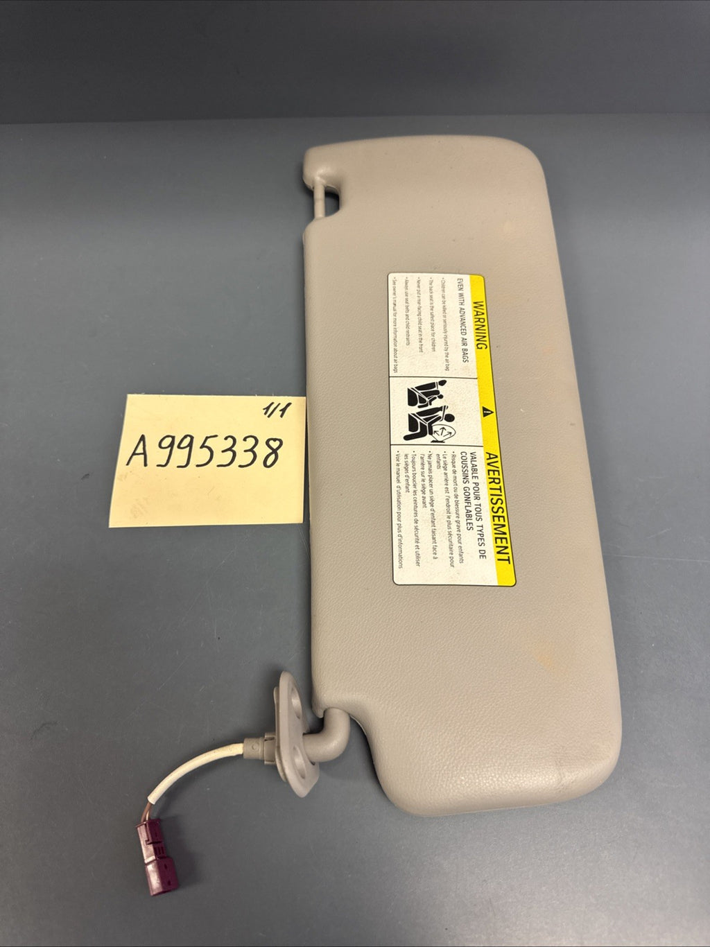 06-12 BMW E90 E91 3-SERIES SEDAN RIGHT PASSENGER SUN VISOR GRAY W/ MIRROR 725205