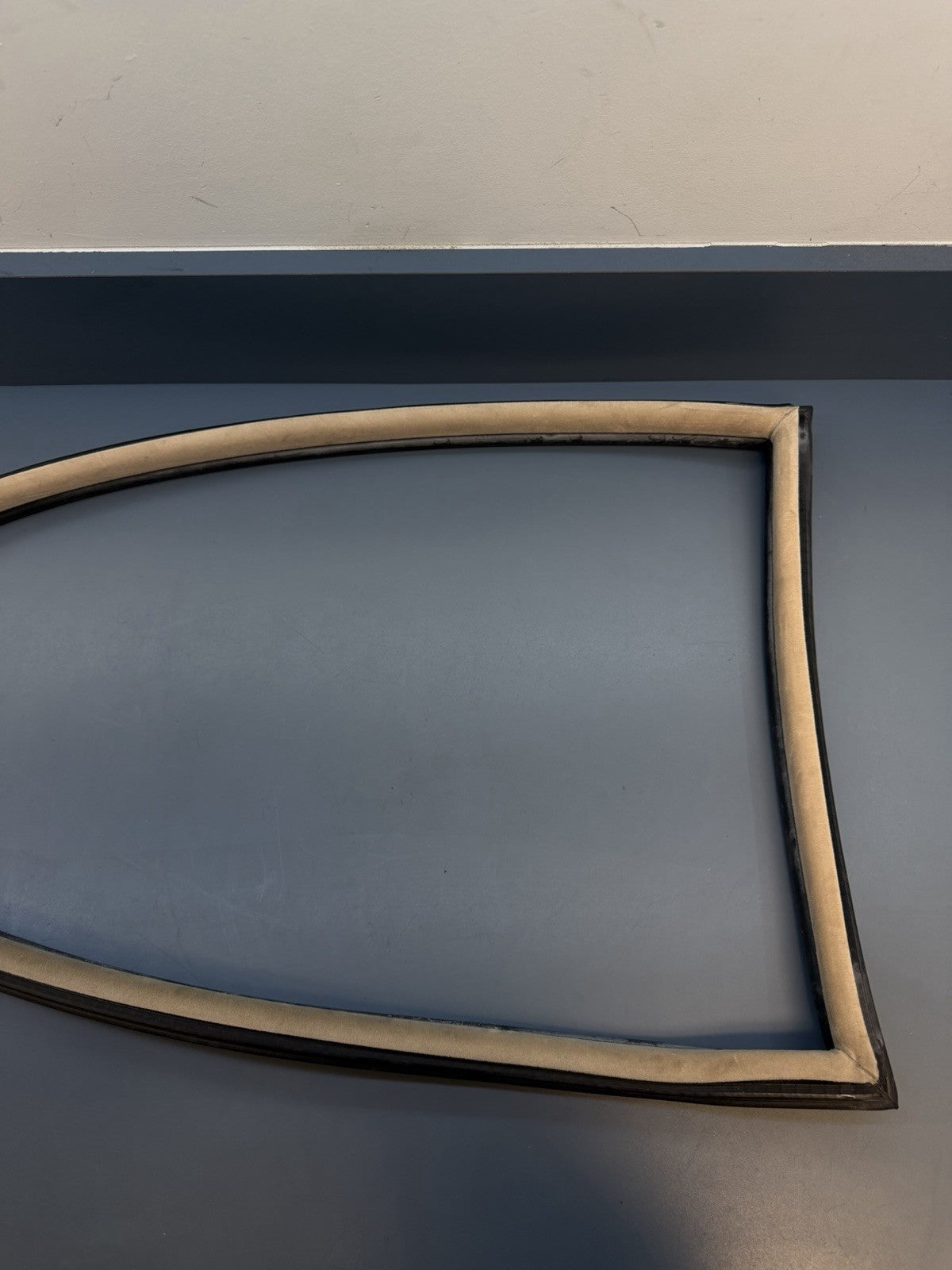 01-06 OEM BMW E46 M3 Coupe Rear Right Quarter Window Glass Weatherstrip 8252621