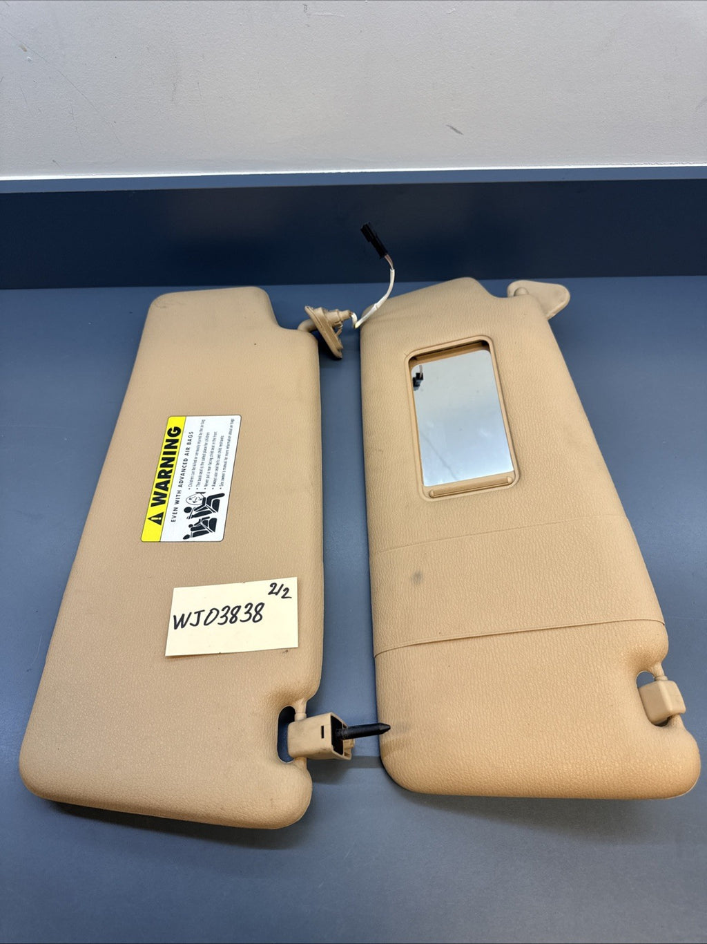 07-10 BMW X3 E83 SUN VISOR PAIR 8373575