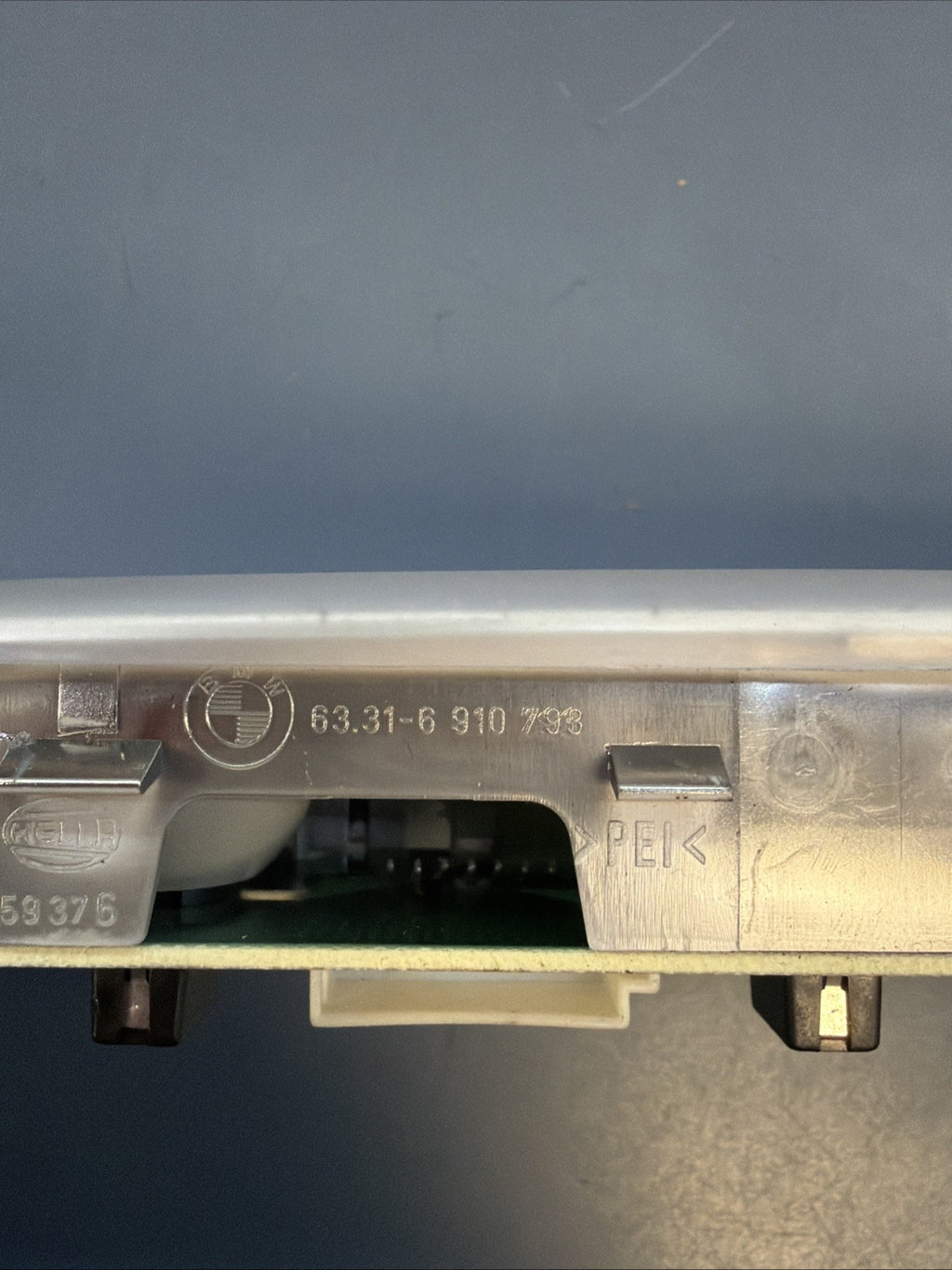 04-10 BMW 530i 535i E60 Rear Interior Reading Light Map Lamp Gray 6910793 OEM