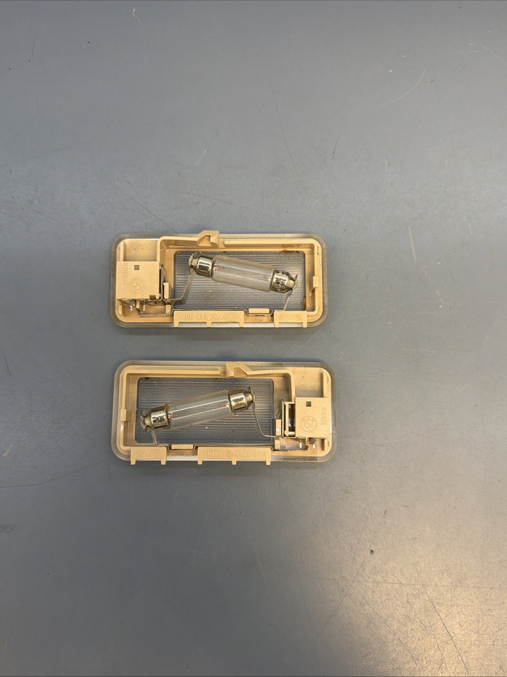 2000-2006 BMW 325 E46 Front Driver & Passenger Sun Visor Light BEIGE 140930