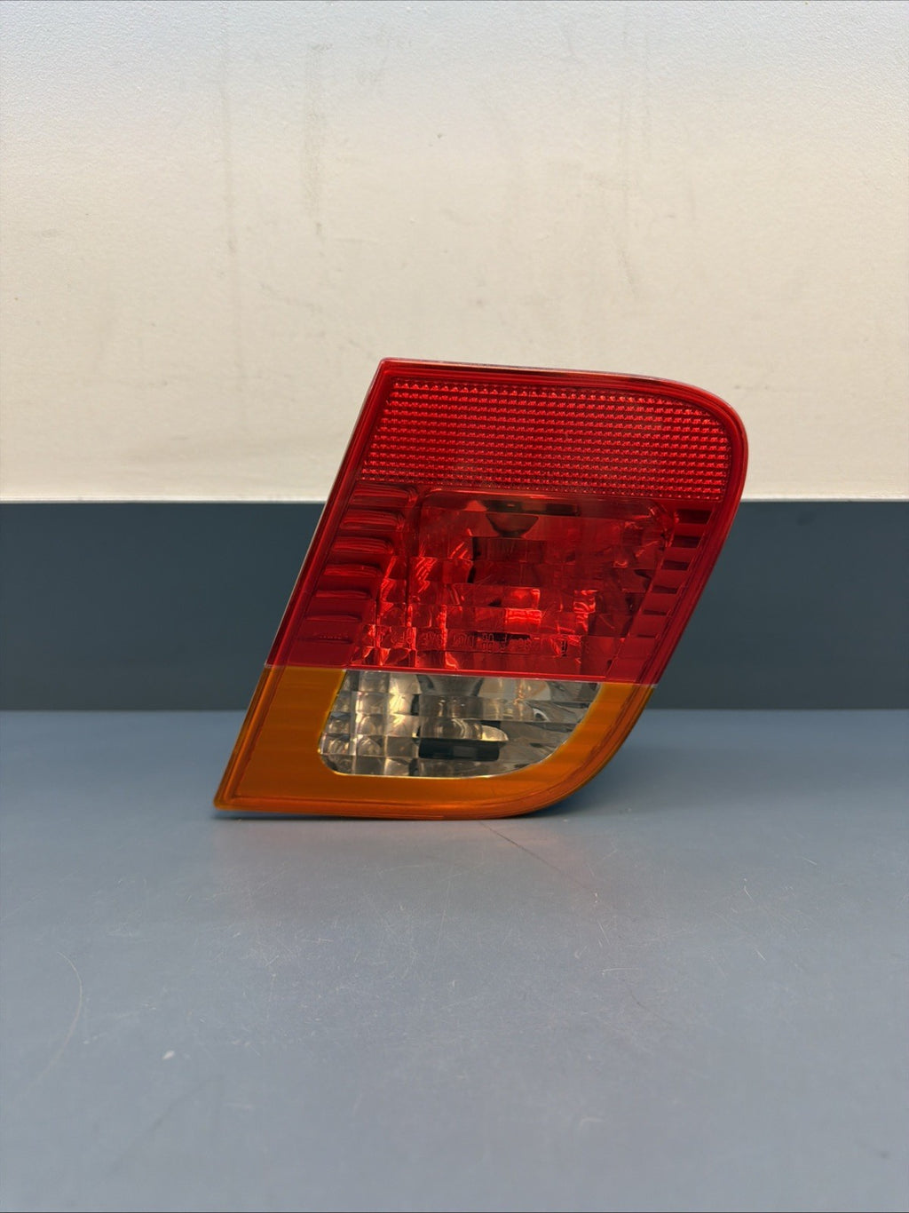 02-05 BMW E46 SERIES RH Passenger Inner Tailgate light lamp OEM 6907946 SEDAN