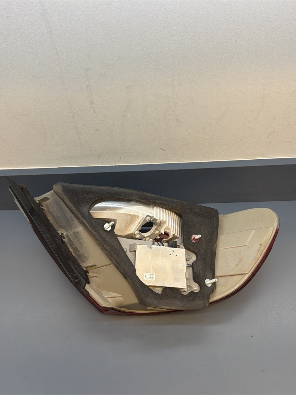 2006-2008 BMW 750I REAR RIGHT PASSENGER SIDE TAIL LIGHT LAMP 6938516 OEM