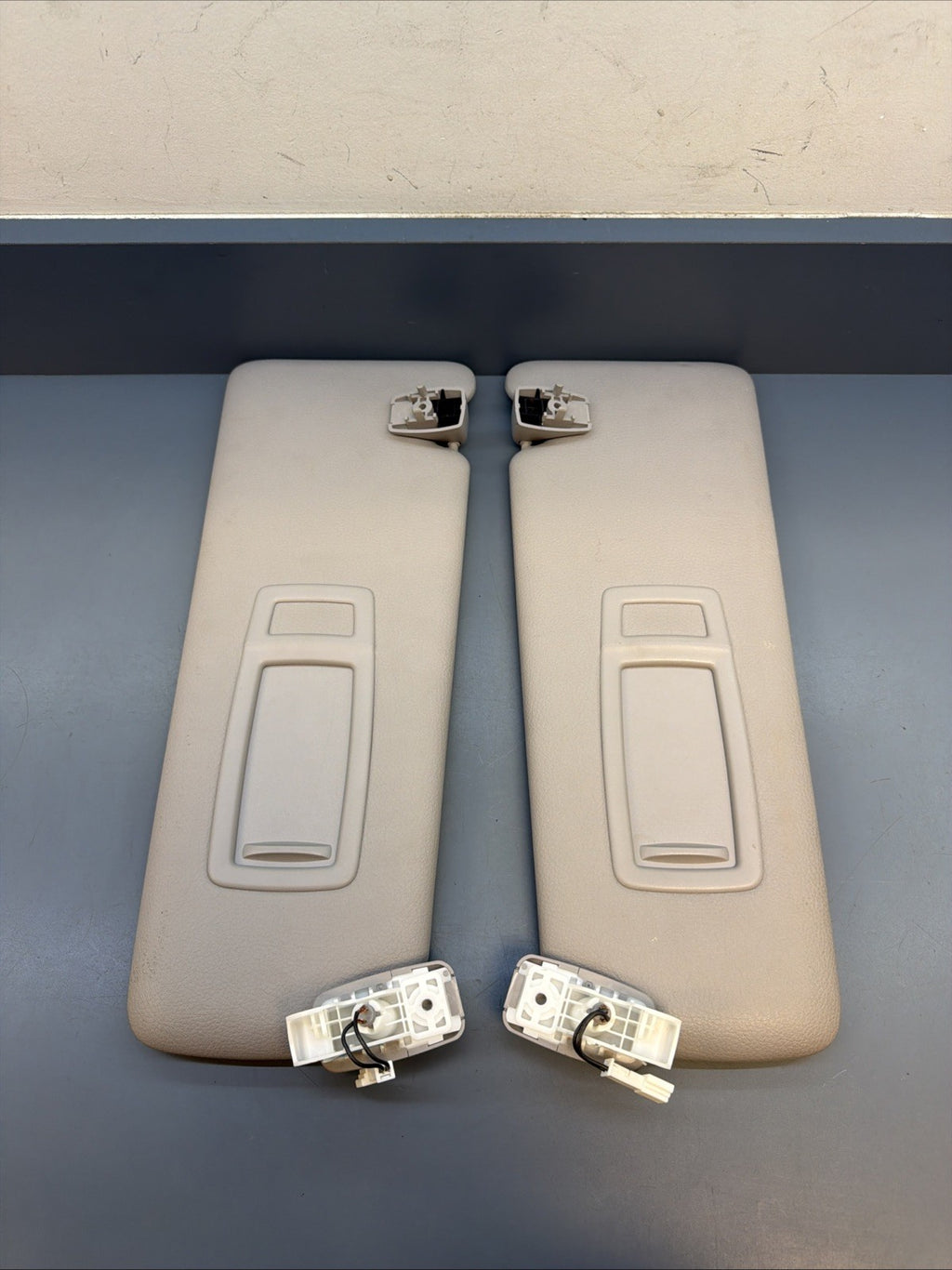 12-19 BMW 3 & 4 SERIES FRONT LEFT & RIGHT SUNVISOR SET GREY 7322293 7322294