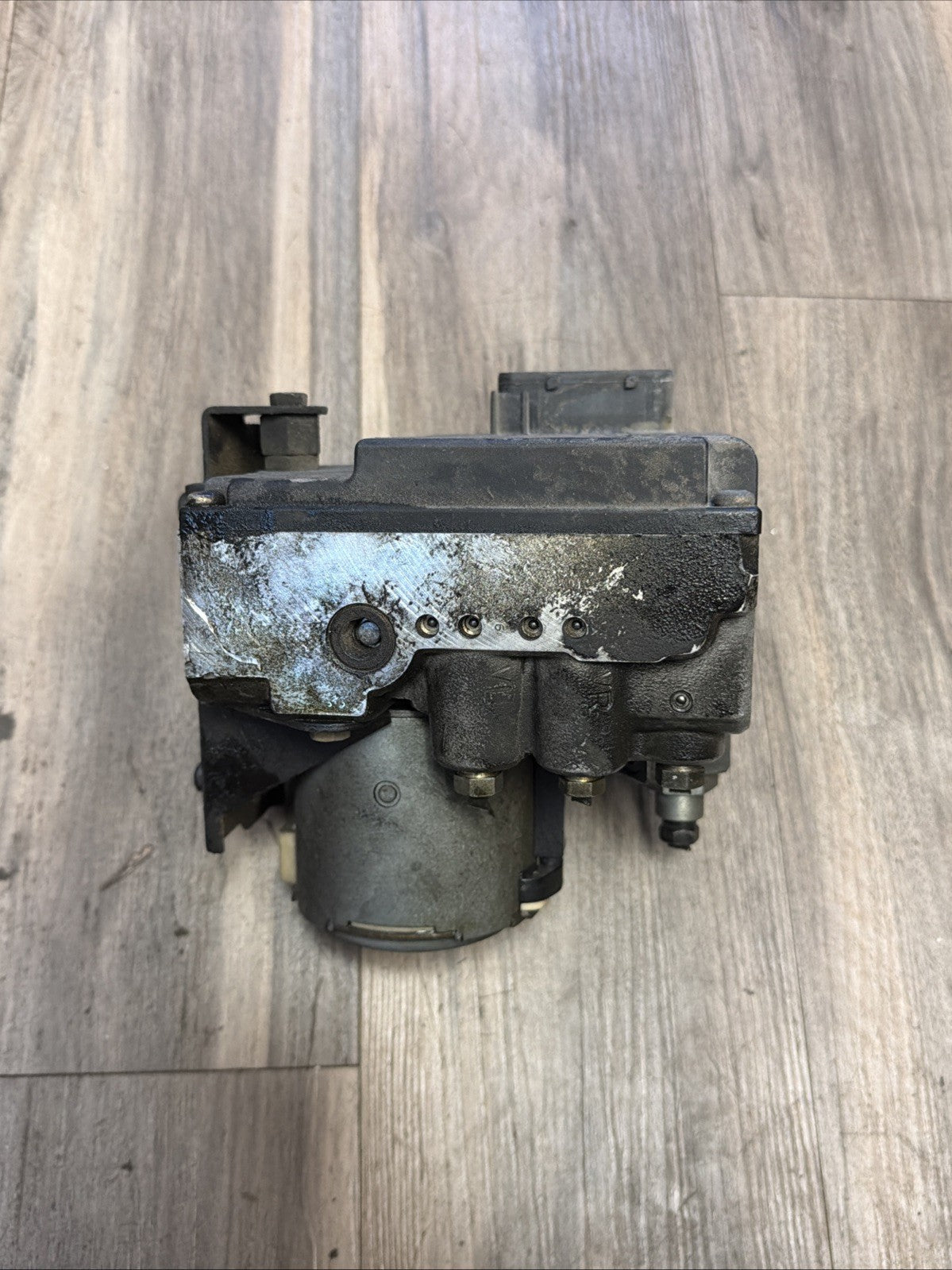 BMW 1996-2000 E39 5 SERIES ANTI LOCK BRAKE PUMP+CONTROL MODULE OEM 1090910