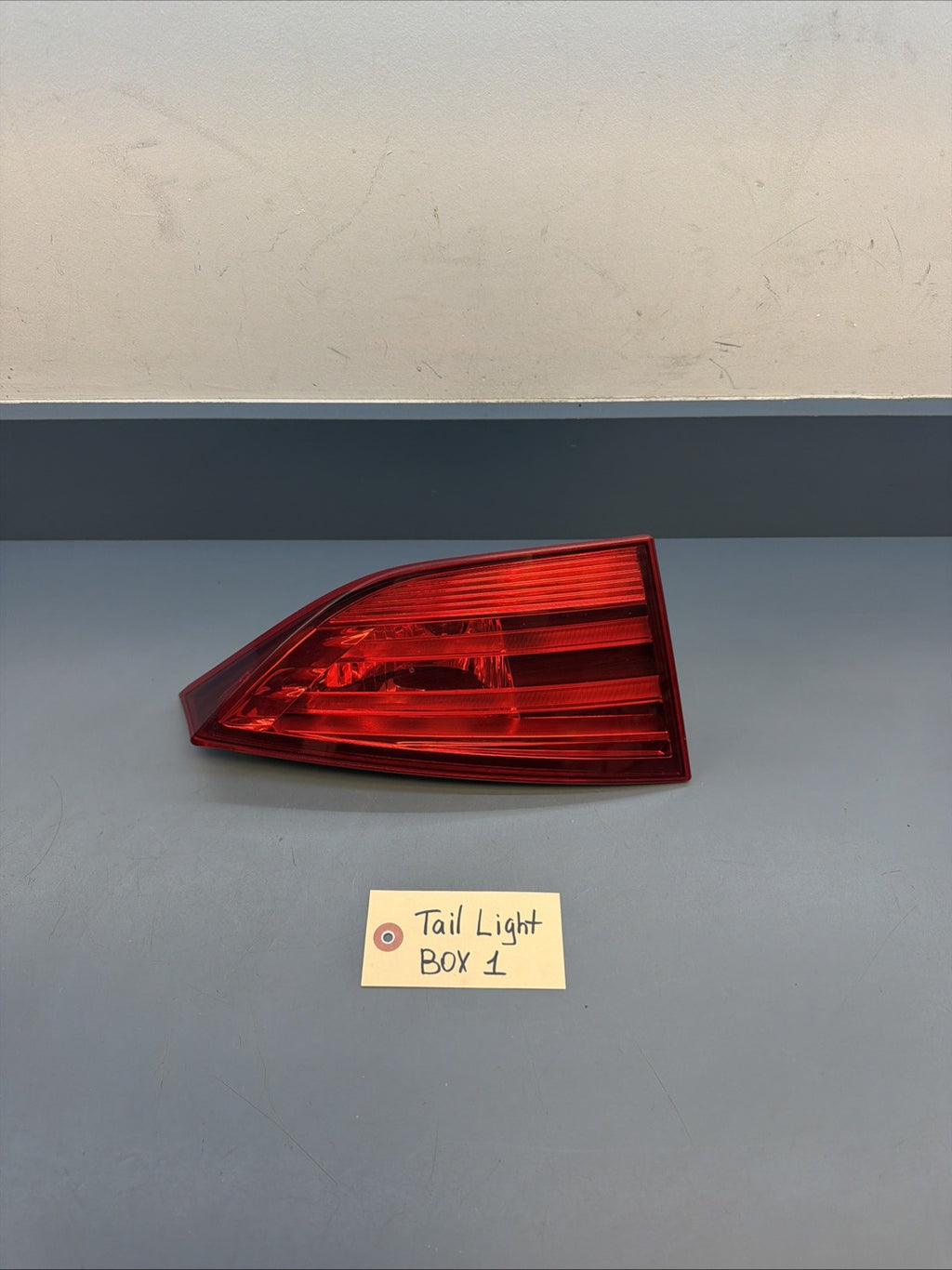 2012-2015 BMW X1 E84 LEFT SIDE DRIVER INNER TAIL LIGHT OEM 2990113