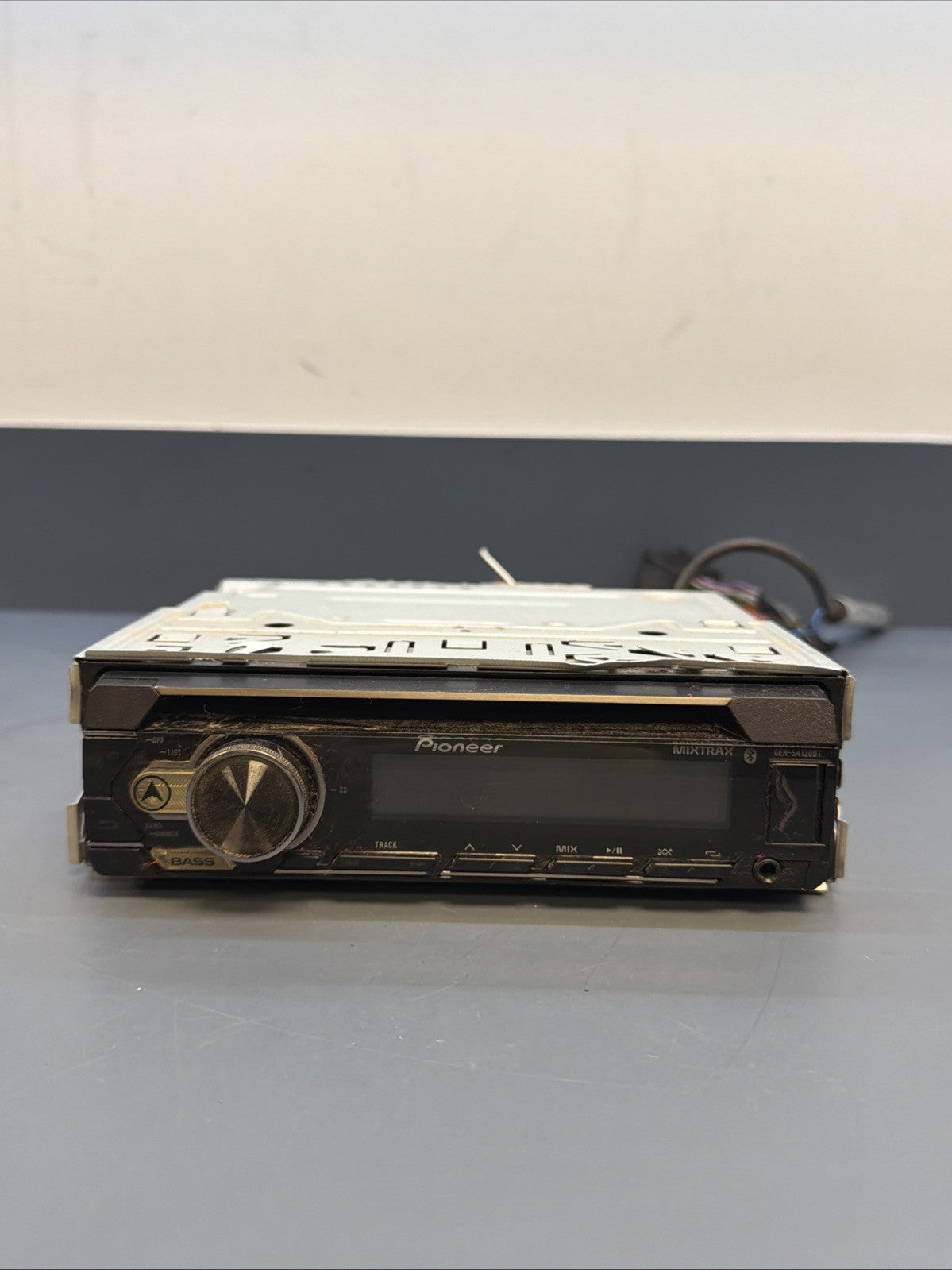 Pioneer DEH-S4120BT Single DIN Receiver with Bluetooth OFF BMW E36 Z3