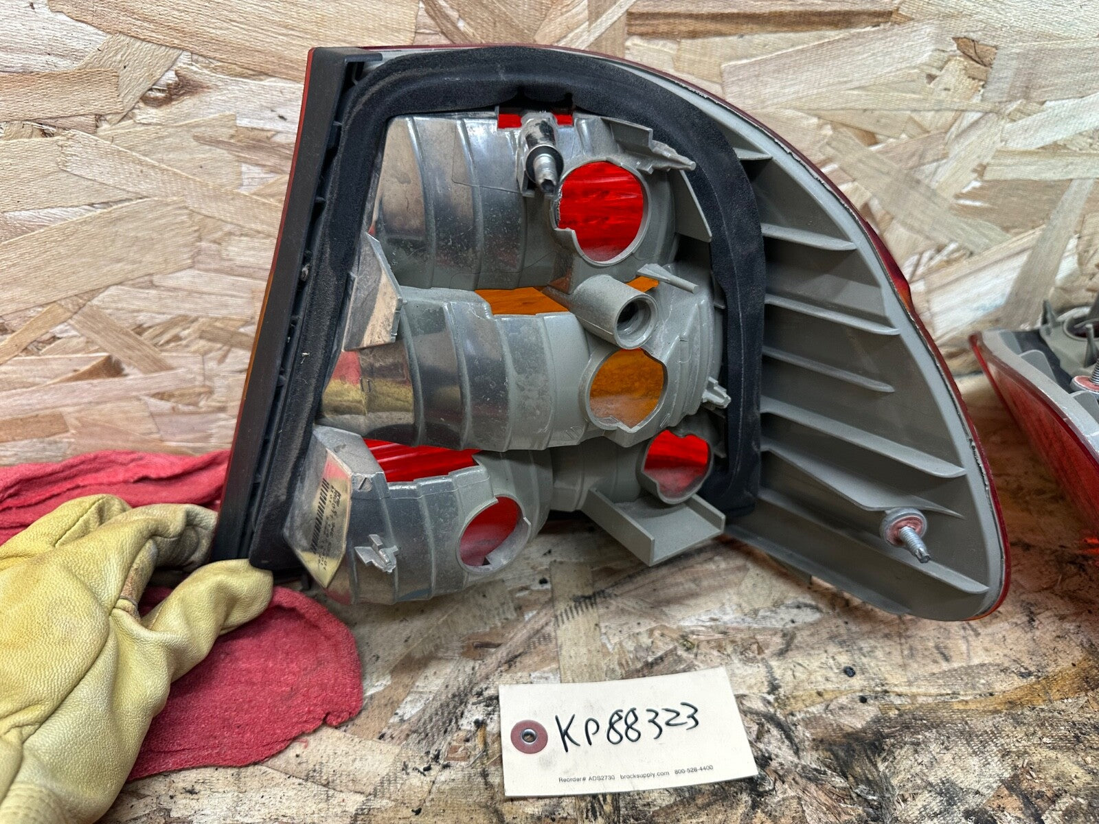 BMW E46 1999/2005 REAR TRUNK TAIL LIGHT L+R COMPLETE OEM BMW 6946533/6946534