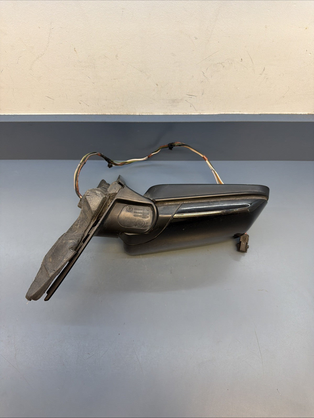 BMW E46 RIGHT PASSANGER SIDE MIRROR BLACK COMPLETE OEM BMW 0117351