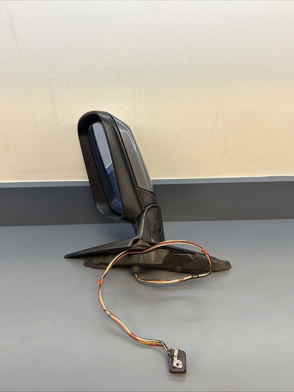 BMW E46 RIGHT PASSANGER SIDE MIRROR BLUE COMPLETE OEM BMW 0117351